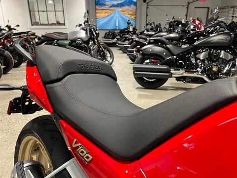 2023 Moto Guzzi V100 Mandello in Westfield, Massachusetts - Photo 7