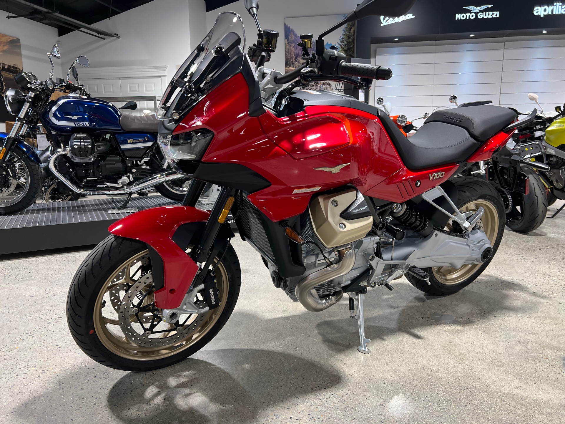 2023 Moto Guzzi V100 Mandello in Westfield, Massachusetts - Photo 13