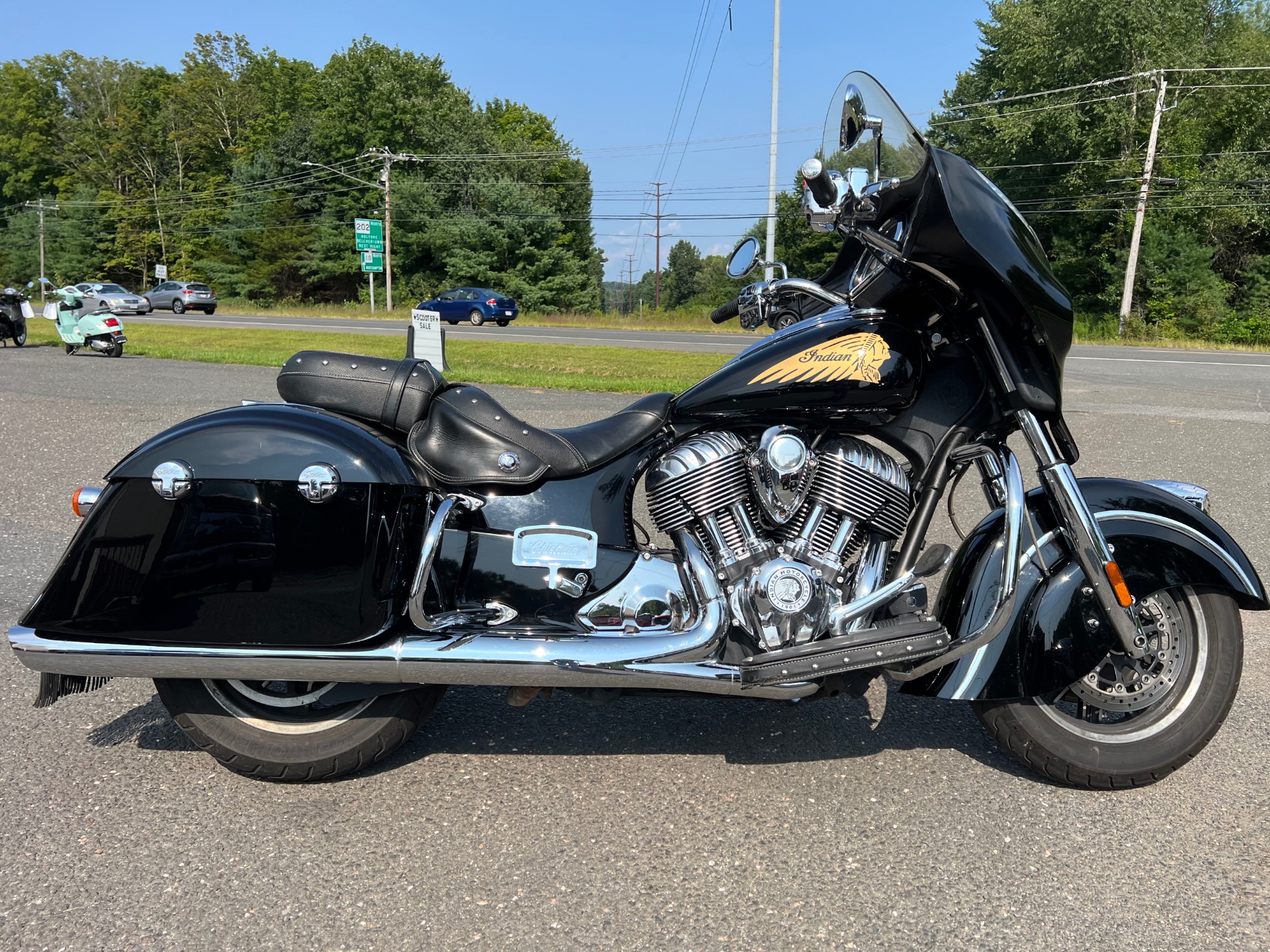 2014 Indian Motorcycle Chieftain™ in Westfield, Massachusetts - Photo 3