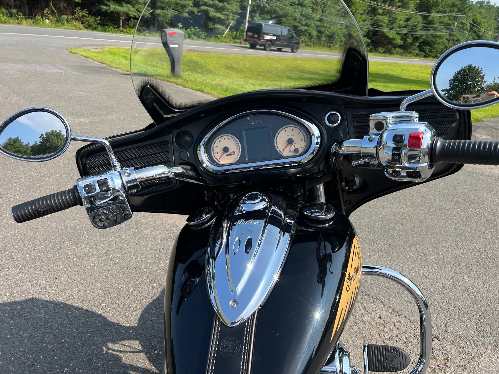 2014 Indian Motorcycle Chieftain™ in Westfield, Massachusetts - Photo 11