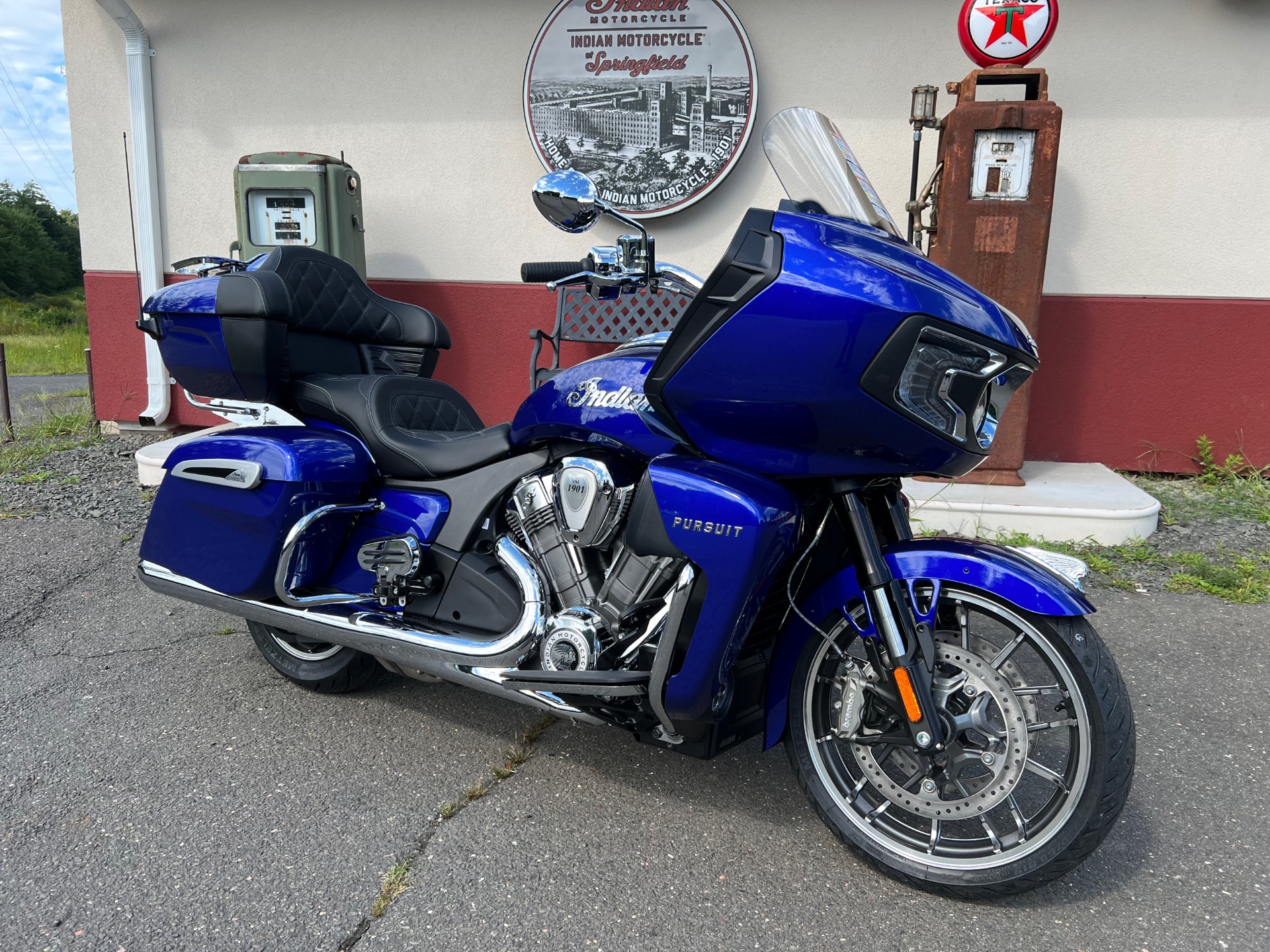 2023 Indian Motorcycle Pursuit® Limited with Premium Package in Westfield, Massachusetts - Photo 1