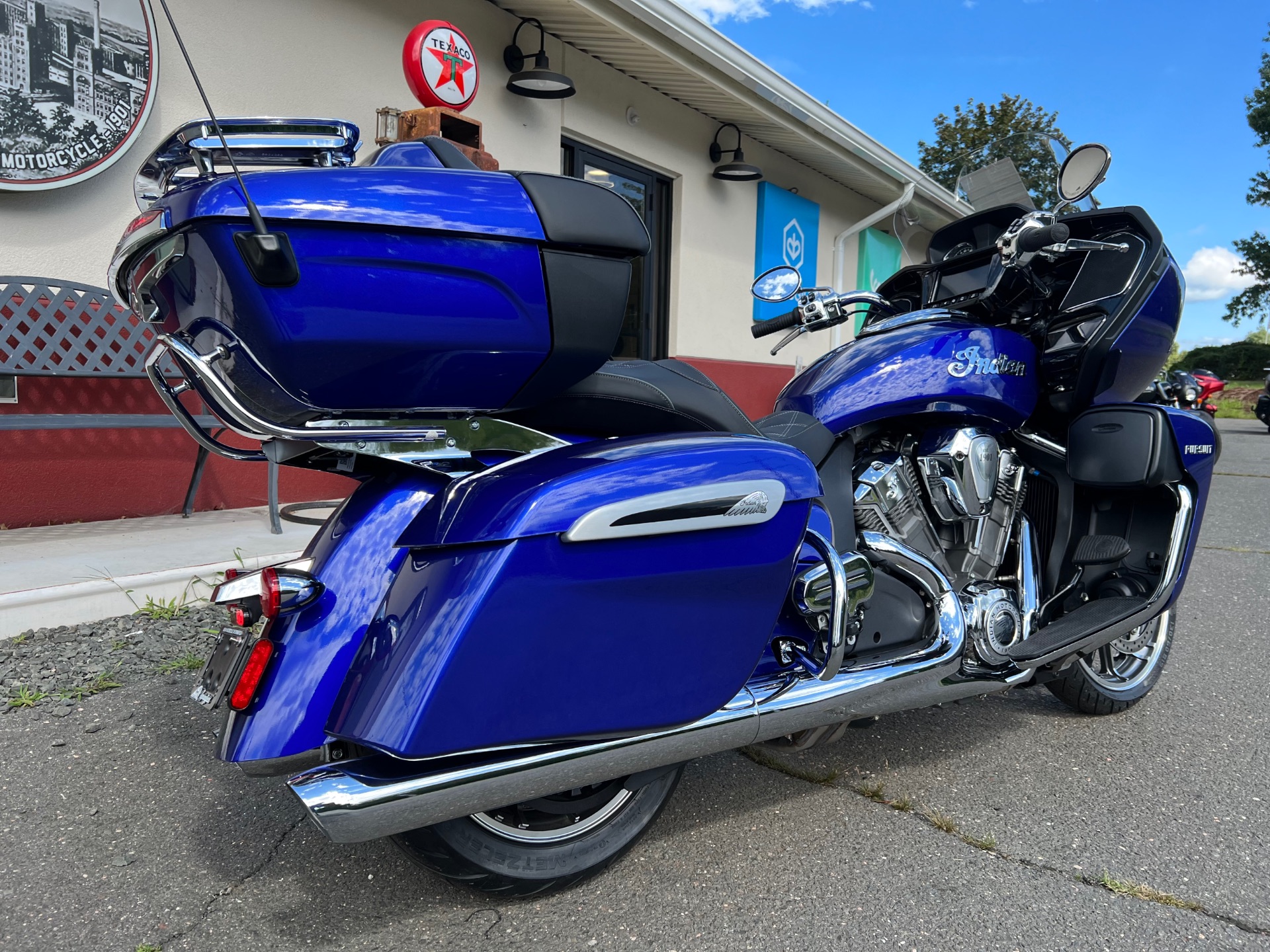 2023 Indian Motorcycle Pursuit® Limited with Premium Package in Westfield, Massachusetts - Photo 8