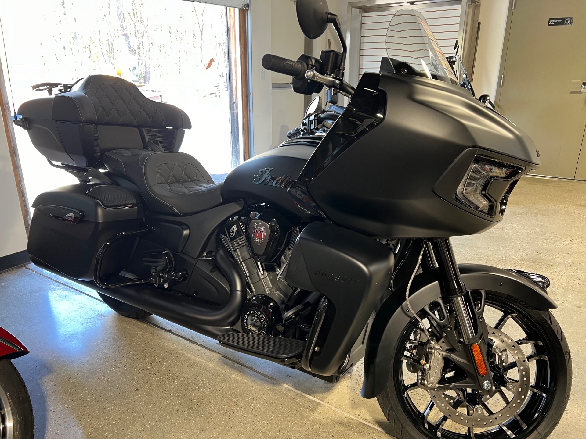 2024 Indian Motorcycle Pursuit® Dark Horse® with PowerBand Audio Package in Westfield, Massachusetts - Photo 6