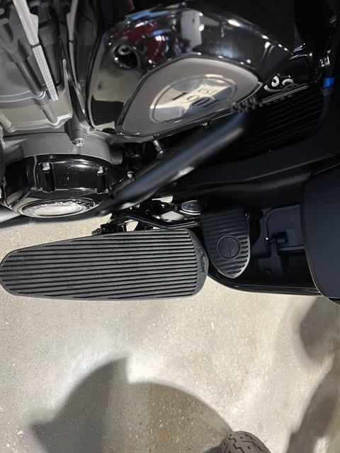 2024 Indian Motorcycle Pursuit® Dark Horse® with PowerBand Audio Package in Westfield, Massachusetts - Photo 18