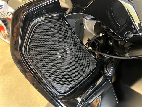2024 Indian Motorcycle Pursuit® Dark Horse® with PowerBand Audio Package in Westfield, Massachusetts - Photo 21