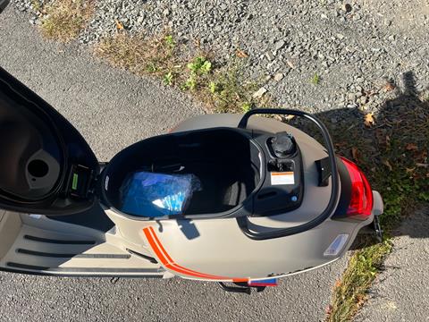 2024 Vespa GTV 300 in Westfield, Massachusetts - Photo 8