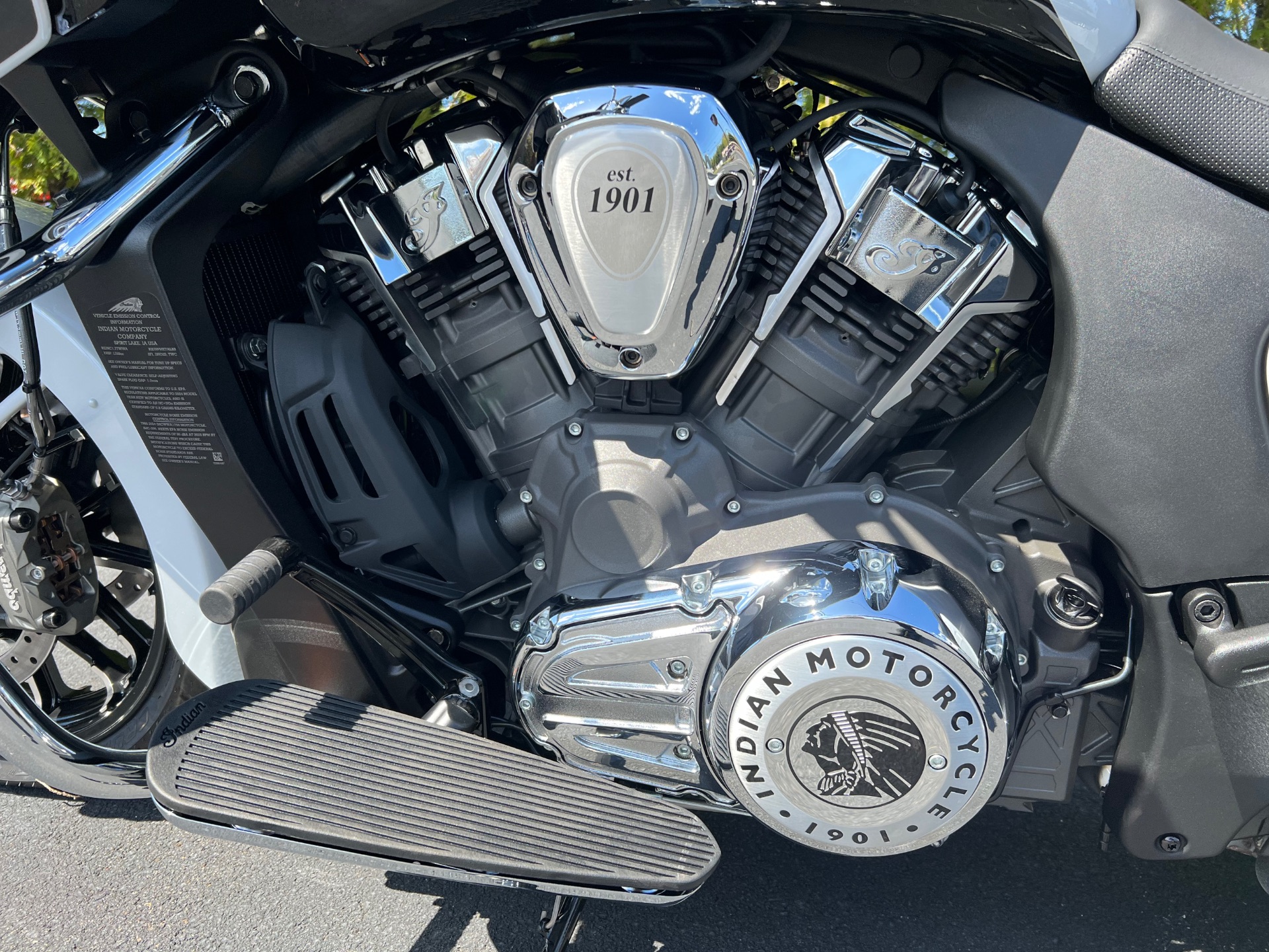 2024 Indian Motorcycle Challenger® Limited with PowerBand Audio Package in Westfield, Massachusetts - Photo 10