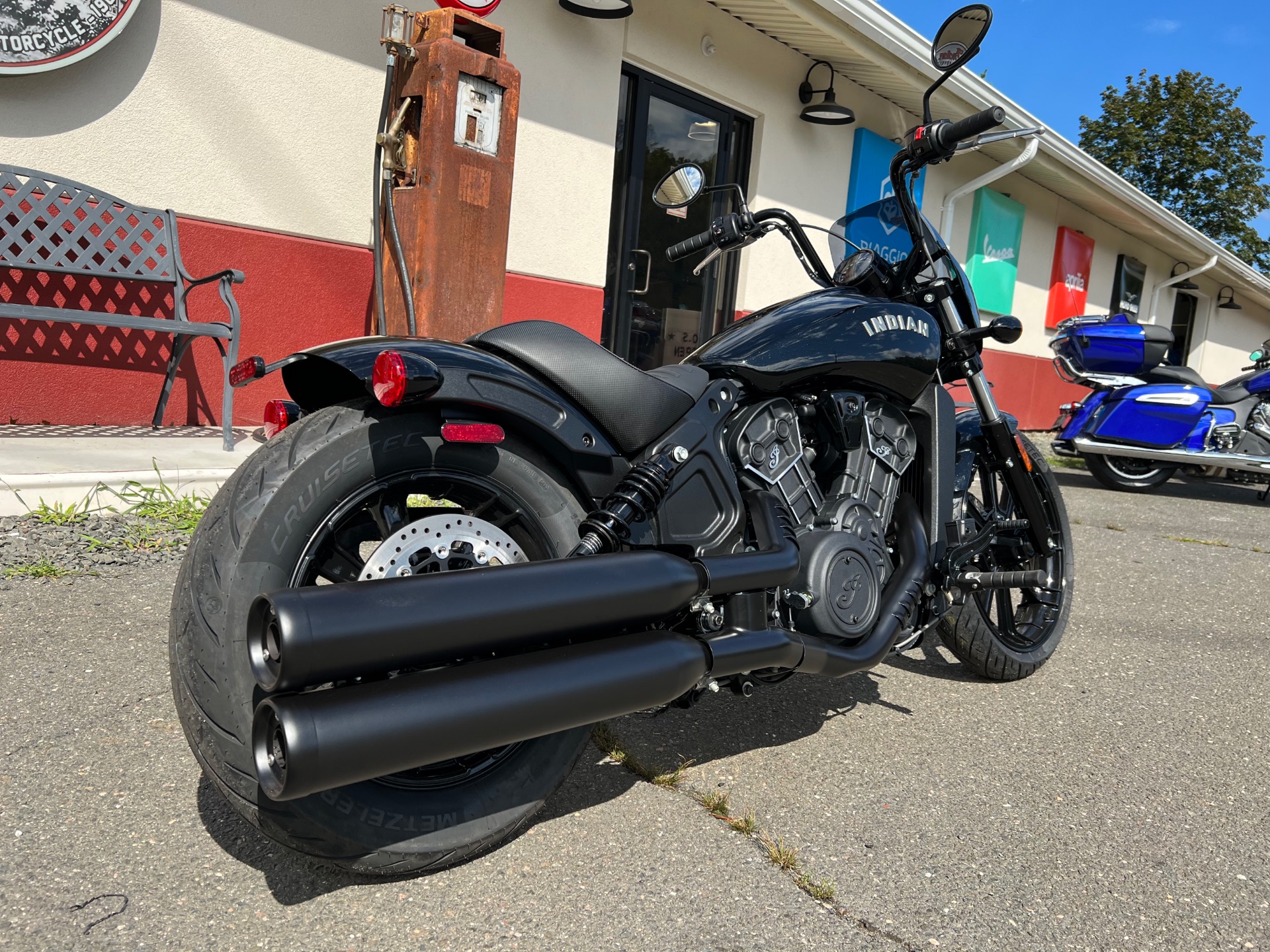 2023 Indian Motorcycle Scout® Rogue Sixty in Westfield, Massachusetts - Photo 8