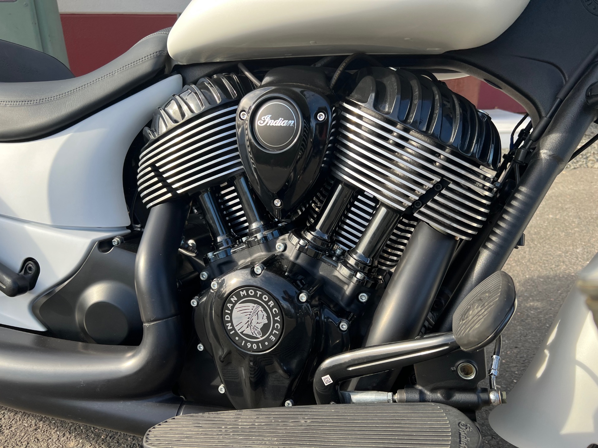 2019 Indian Motorcycle Springfield® Dark Horse® ABS in Westfield, Massachusetts - Photo 3
