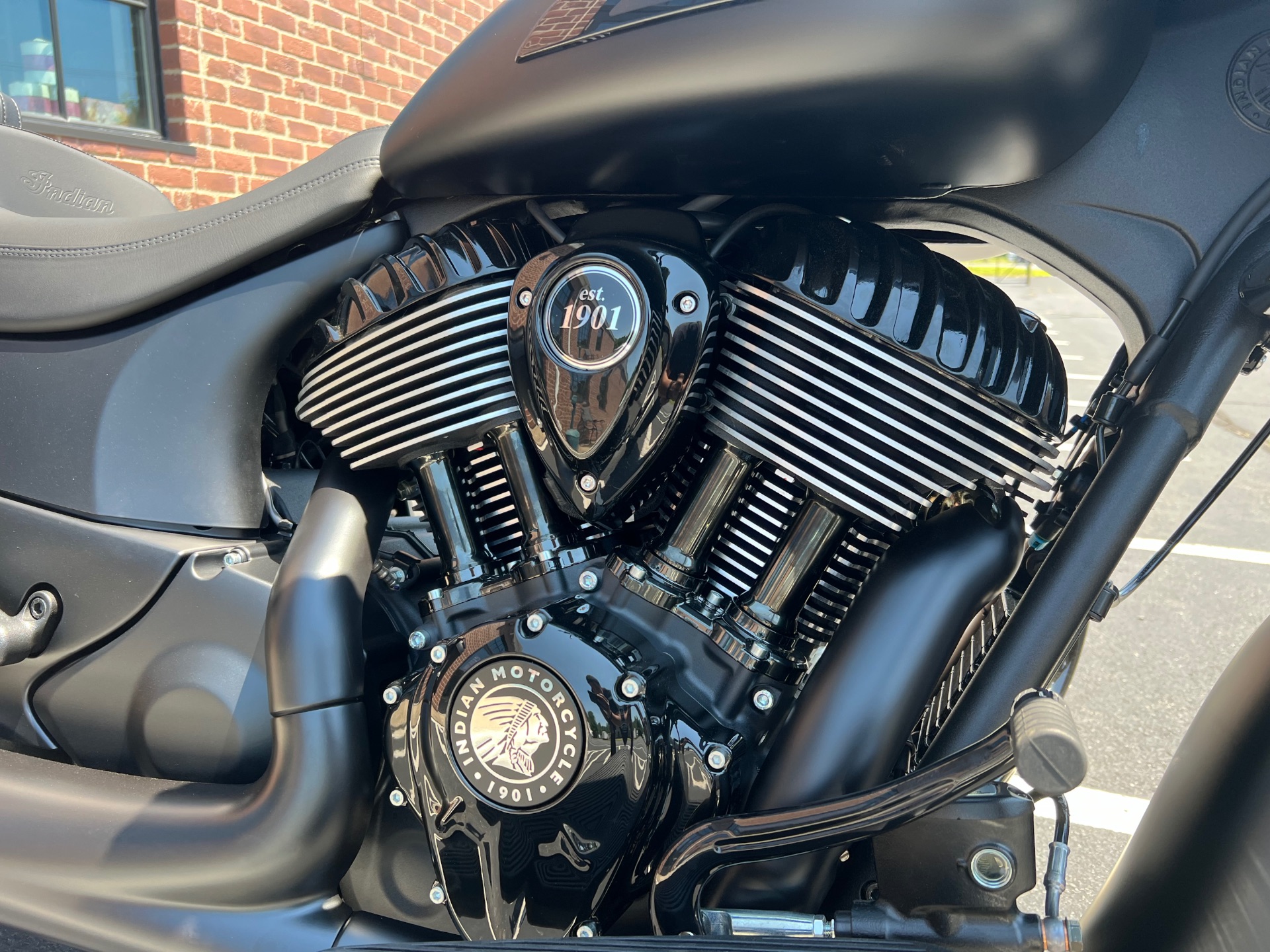 2024 Indian Motorcycle Chieftain® Dark Horse® with PowerBand Audio Package in Westfield, Massachusetts - Photo 5