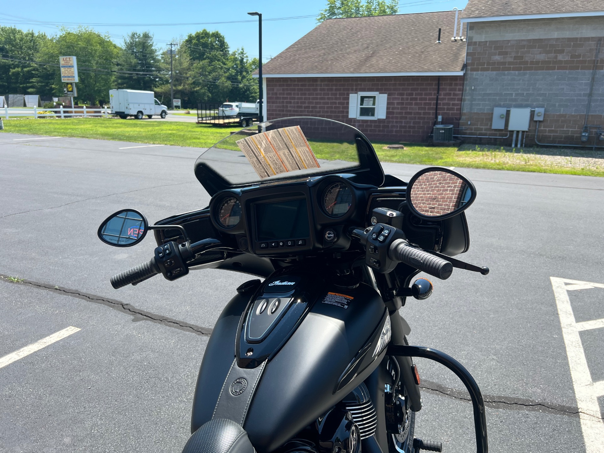 2024 Indian Motorcycle Chieftain® Dark Horse® with PowerBand Audio Package in Westfield, Massachusetts - Photo 8