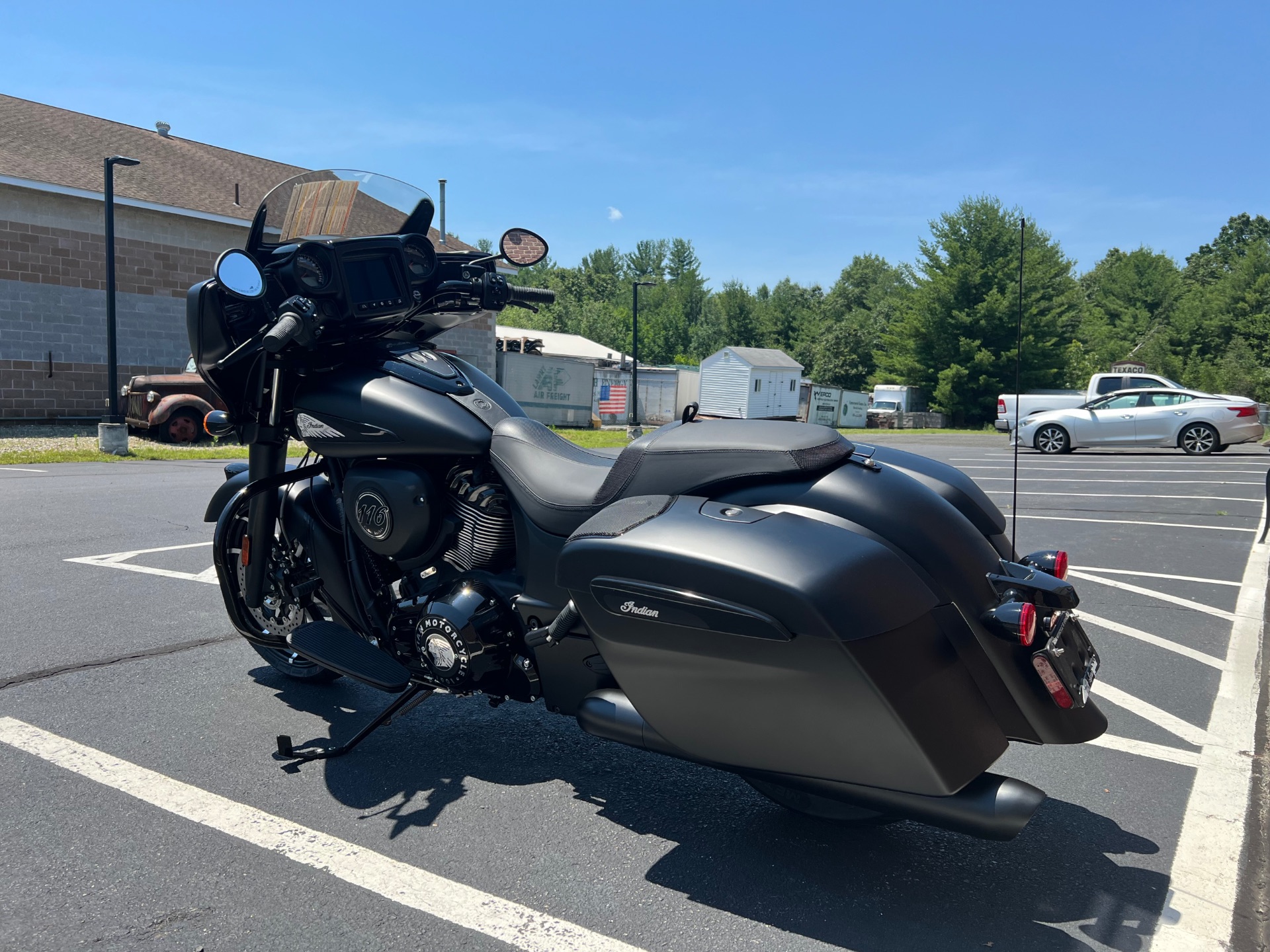 2024 Indian Motorcycle Chieftain® Dark Horse® with PowerBand Audio Package in Westfield, Massachusetts - Photo 10