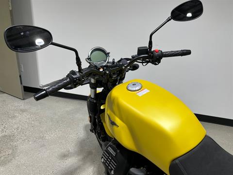 2022 Moto Guzzi V7 Stone E5 in Westfield, Massachusetts - Photo 6