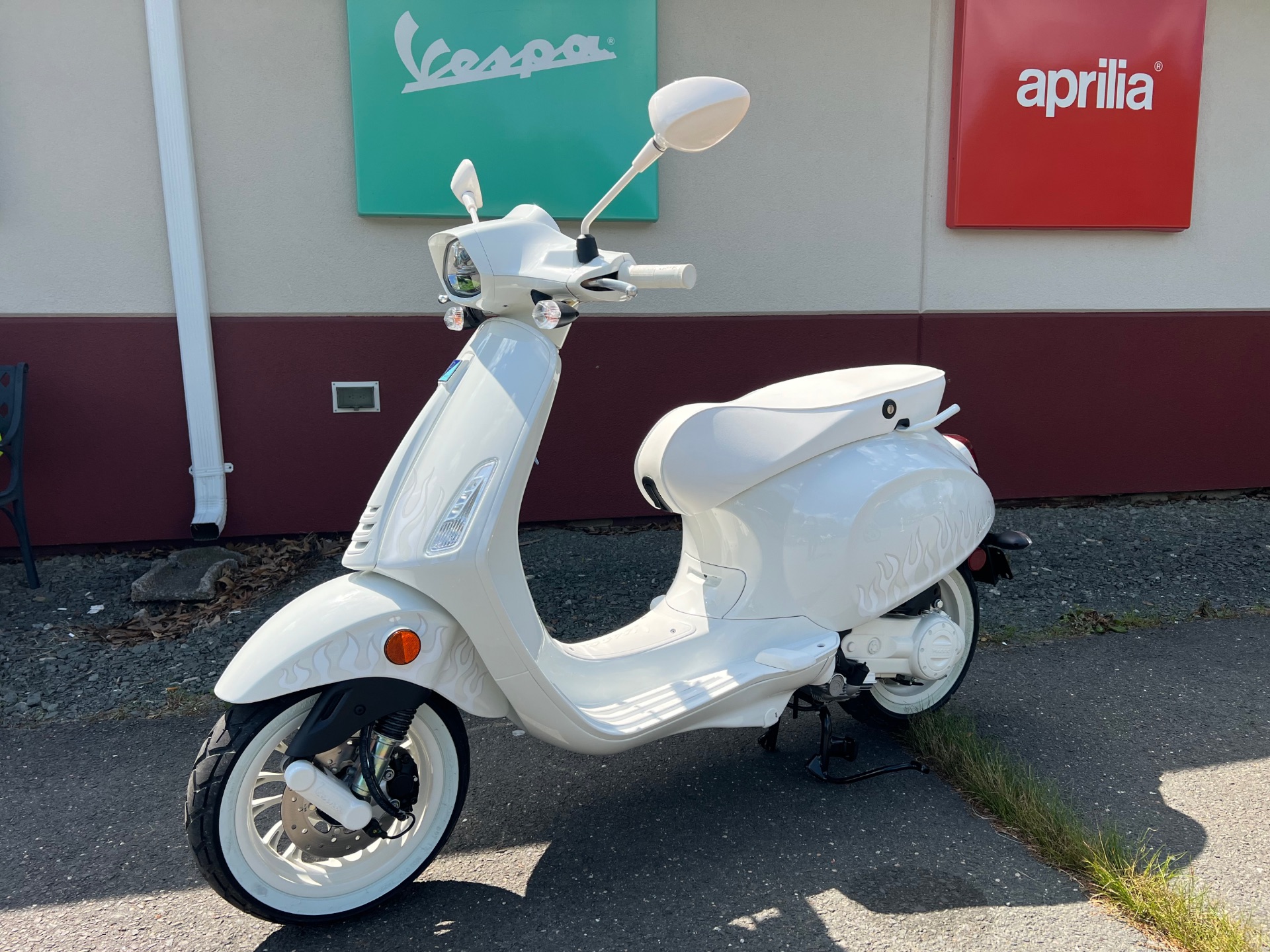 2022 Vespa Sprint 50 Justin Bieber x Vespa in Westfield, Massachusetts - Photo 10