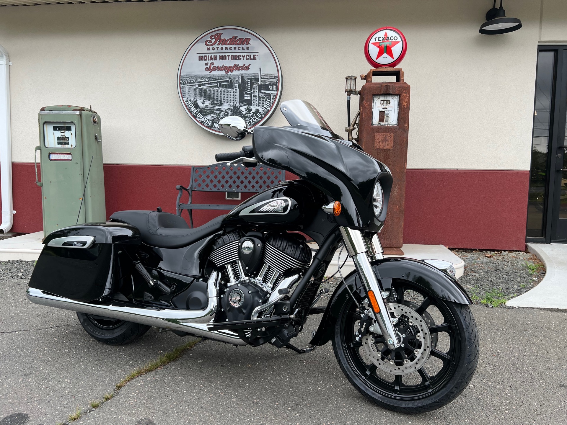 2023 Indian Motorcycle Chieftain® in Westfield, Massachusetts - Photo 1