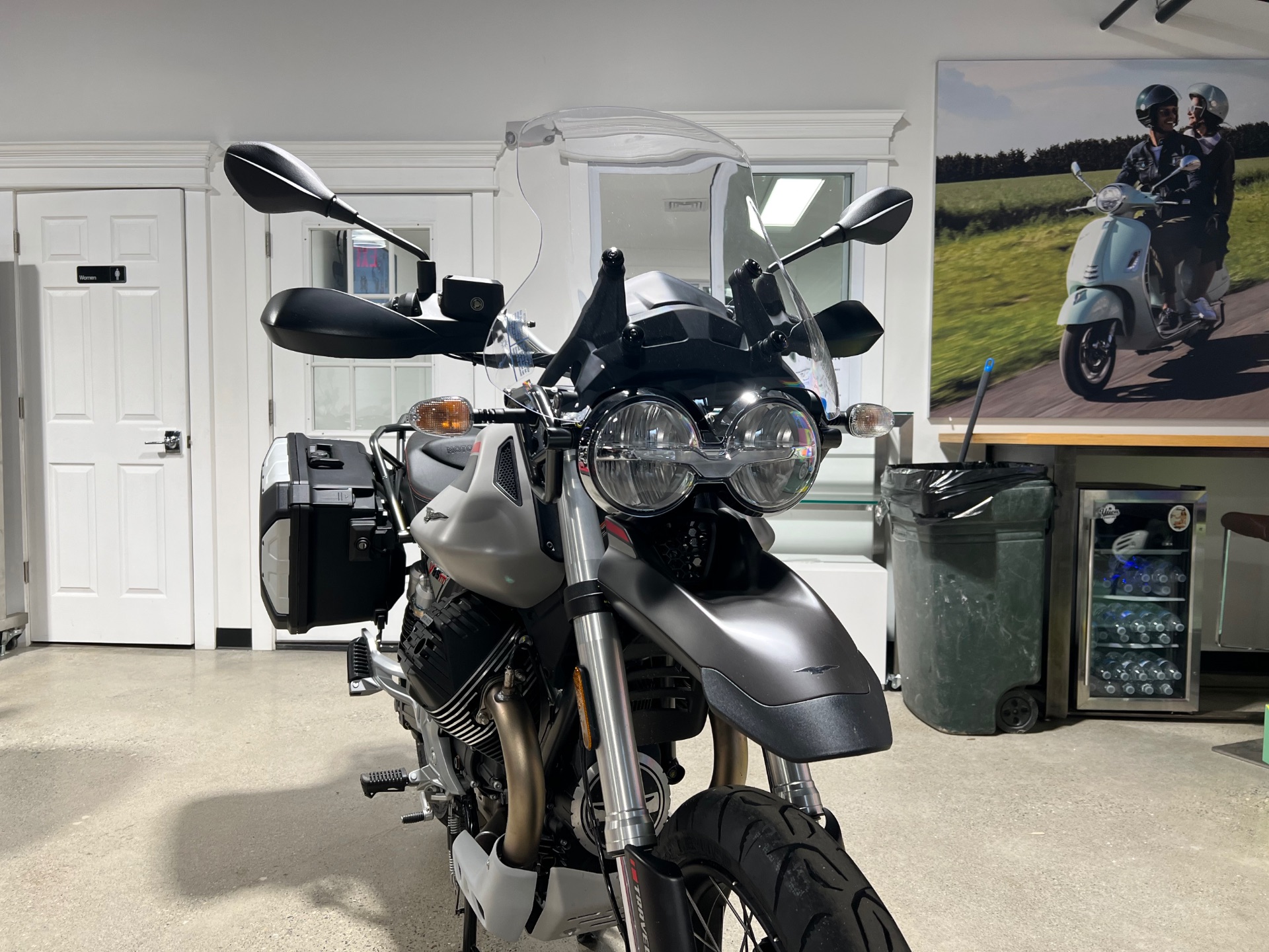 2023 Moto Guzzi V85 TT Travel in Westfield, Massachusetts - Photo 2