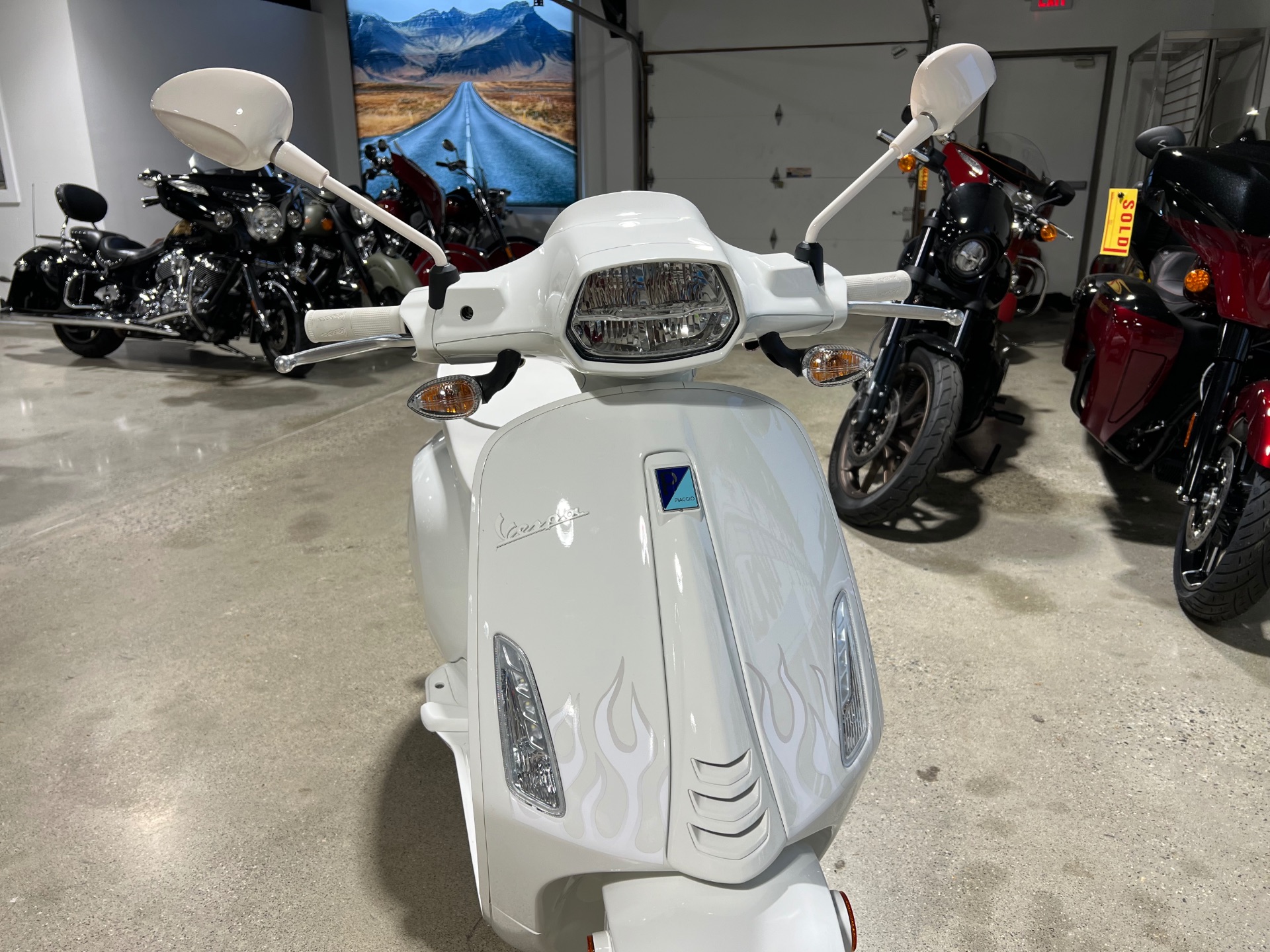 2023 Vespa Sprint 150 Justin Bieber x Vespa in Westfield, Massachusetts - Photo 5