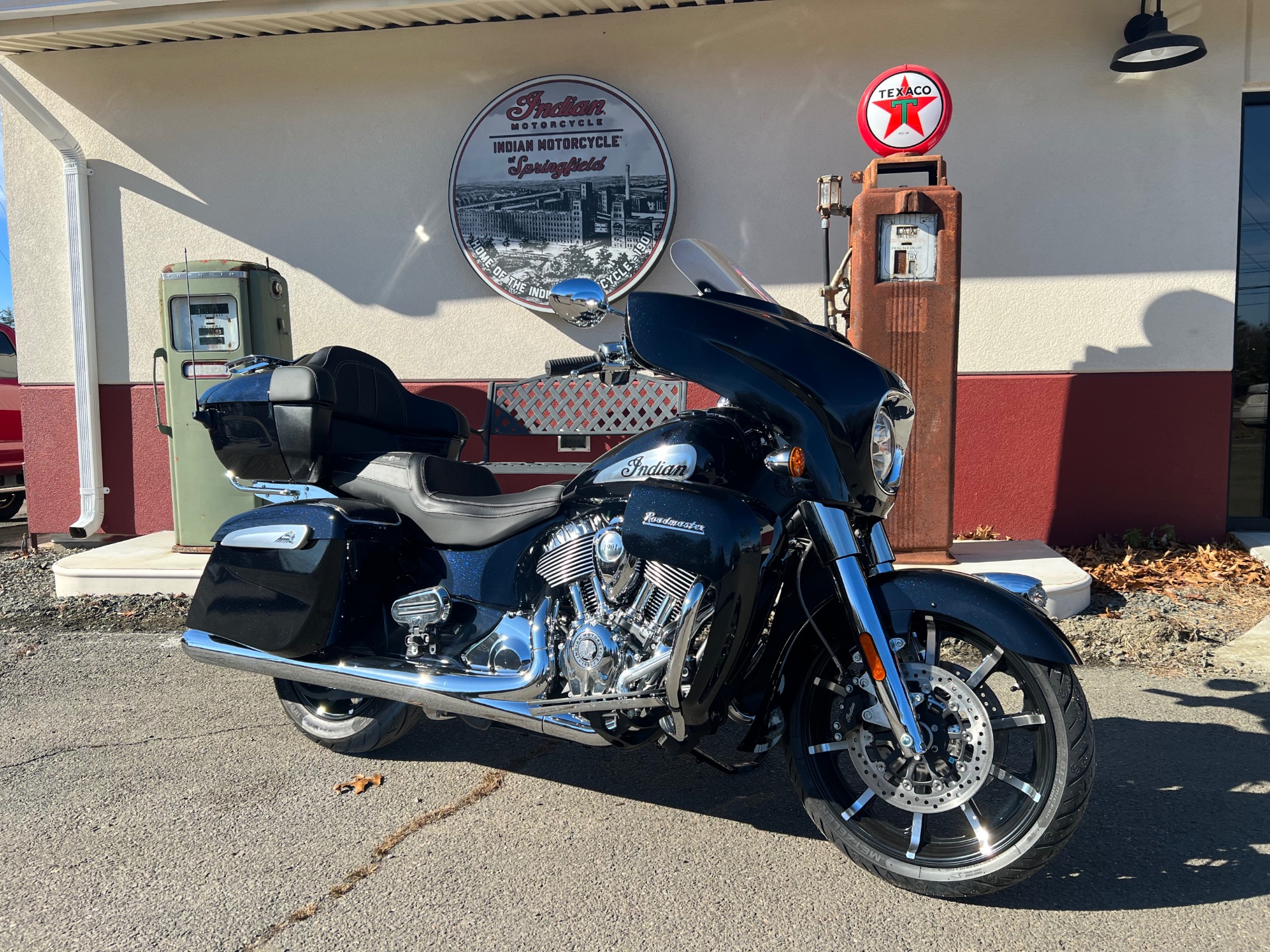2024 Indian Motorcycle Roadmaster® Limited with PowerBand Audio Package in Westfield, Massachusetts - Photo 1