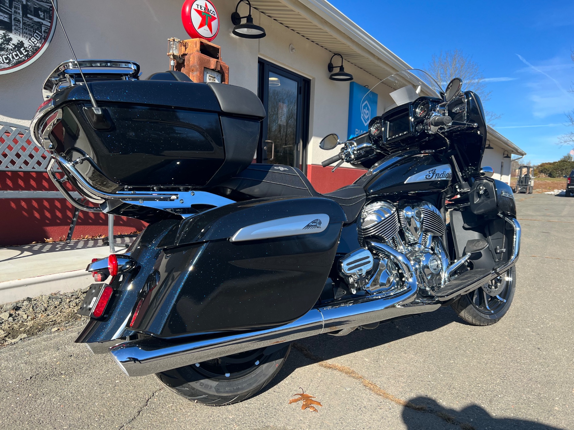 2024 Indian Motorcycle Roadmaster® Limited with PowerBand Audio Package in Westfield, Massachusetts - Photo 10
