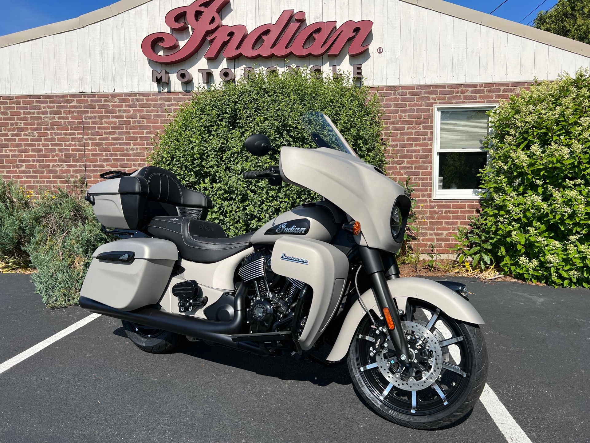 2023 Indian Motorcycle Roadmaster® Dark Horse® in Westfield, Massachusetts - Photo 1