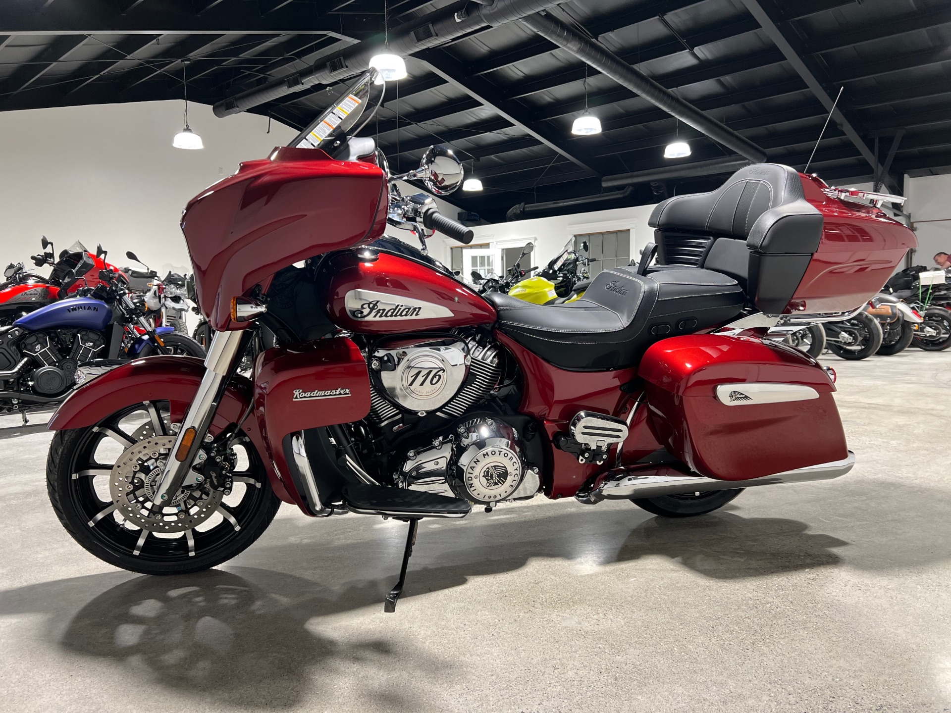 2023 Indian Motorcycle Roadmaster® Limited in Westfield, Massachusetts - Photo 4
