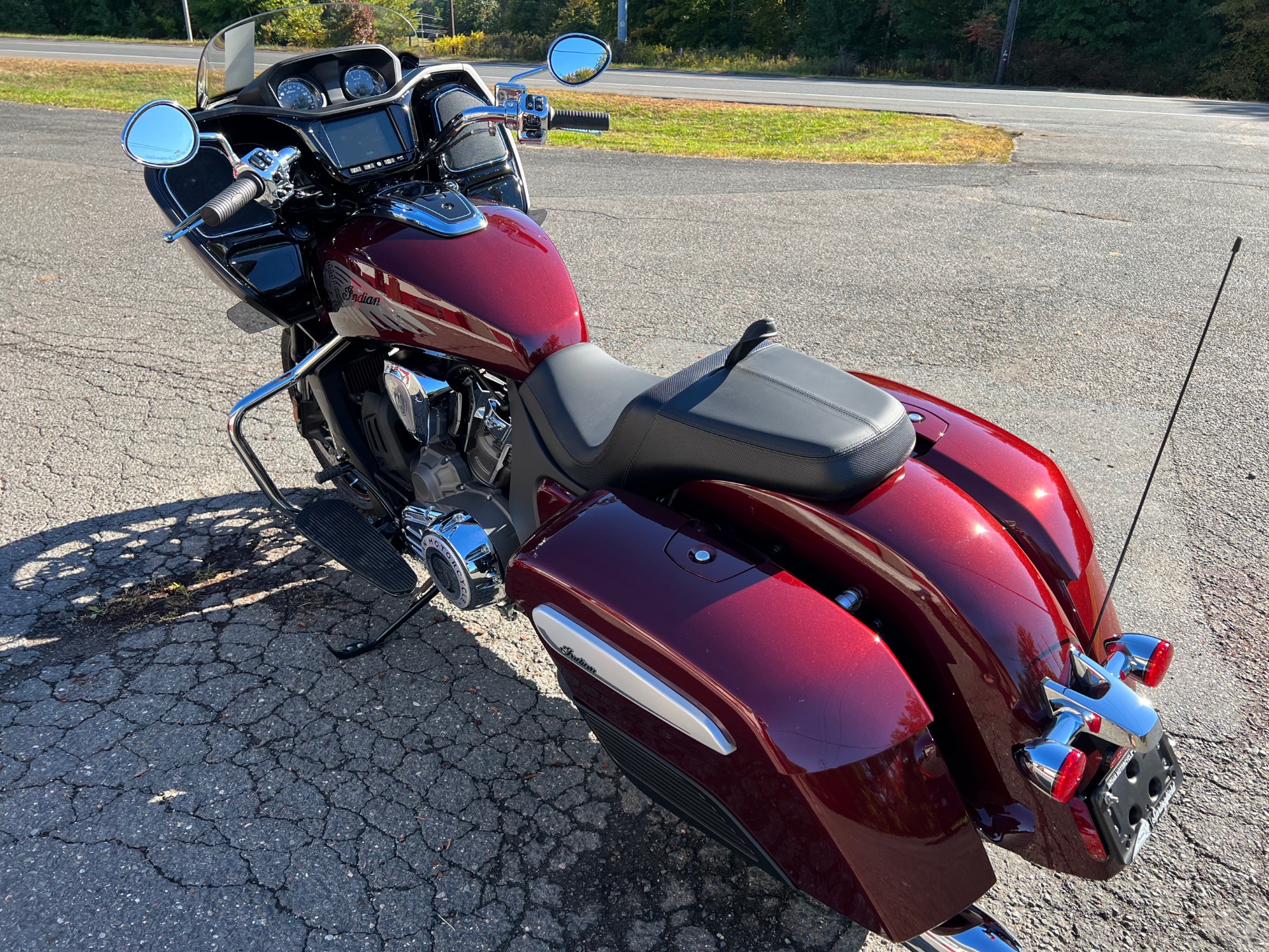 2022 Indian Motorcycle Challenger® Limited in Westfield, Massachusetts - Photo 9