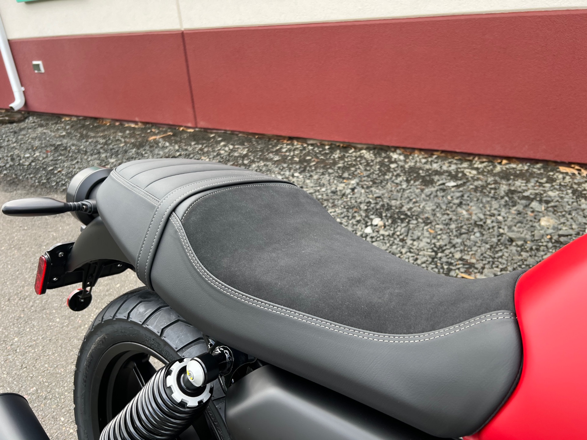2023 Moto Guzzi V7 Stone in Westfield, Massachusetts - Photo 6