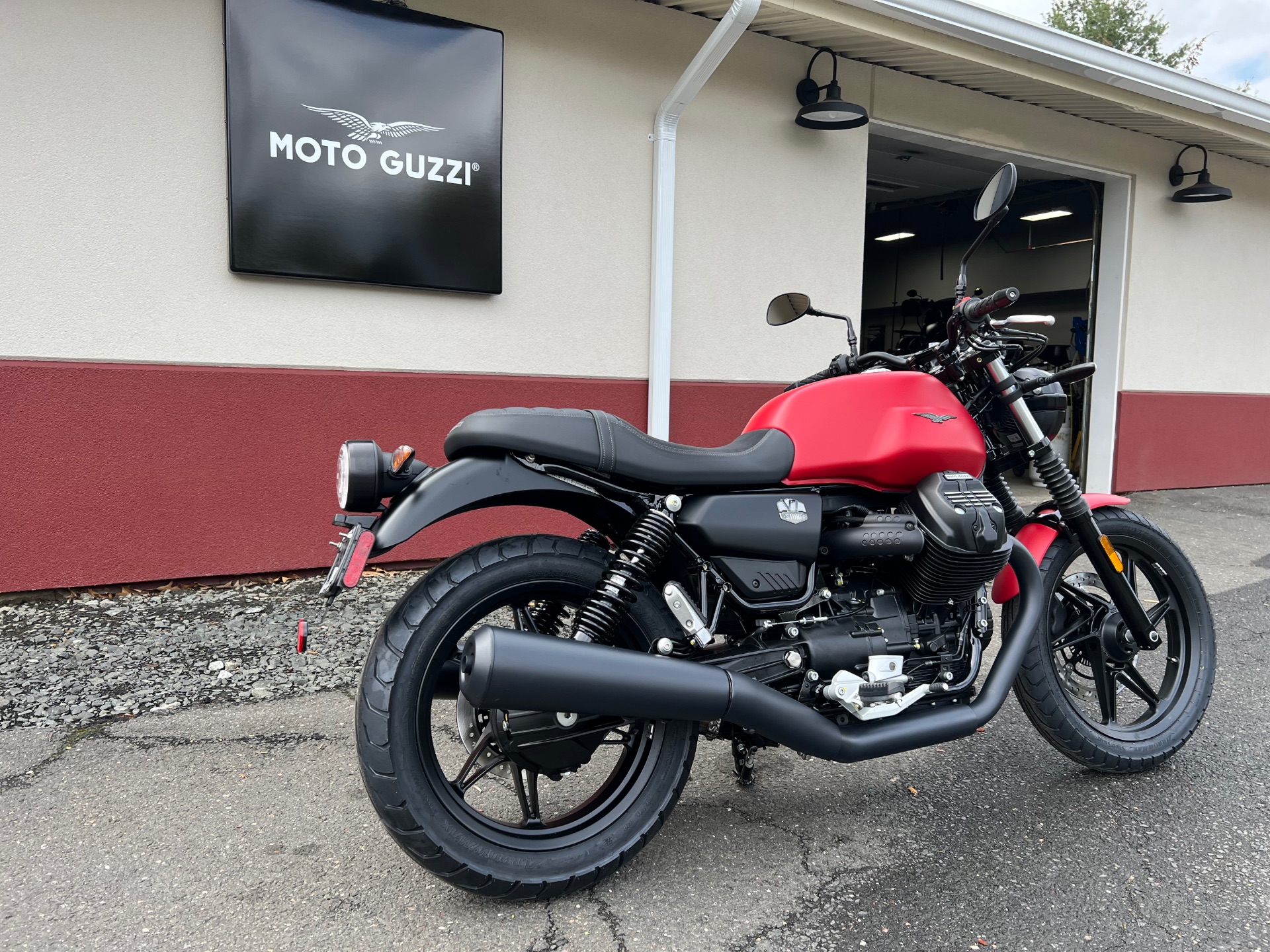 2023 Moto Guzzi V7 Stone in Westfield, Massachusetts - Photo 8