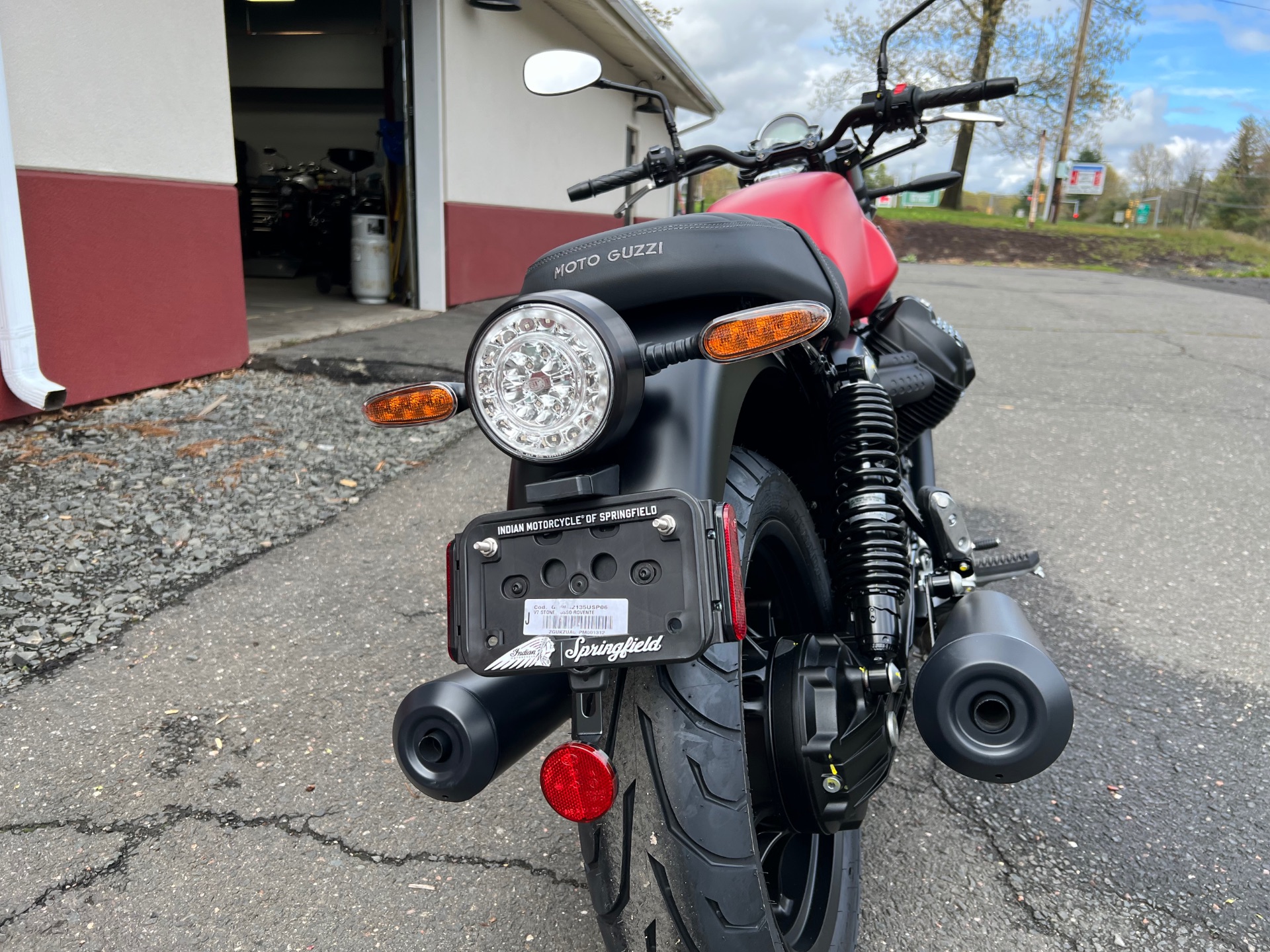 2023 Moto Guzzi V7 Stone in Westfield, Massachusetts - Photo 9