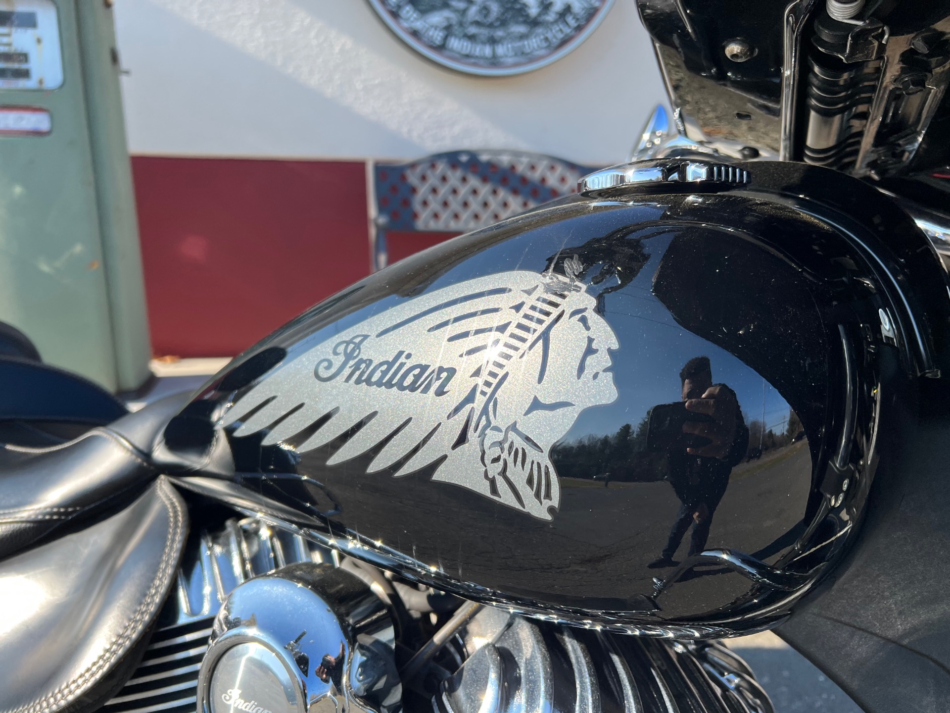 2017 Indian Motorcycle Chieftain® Limited in Westfield, Massachusetts - Photo 2