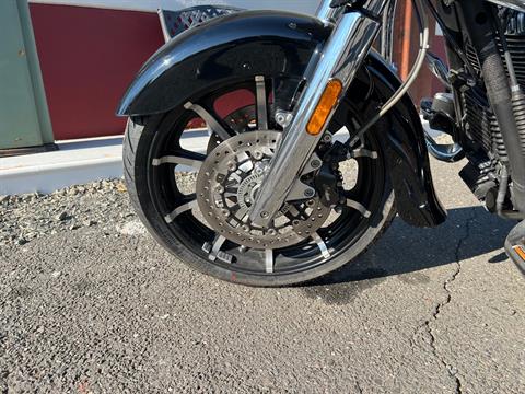 2017 Indian Motorcycle Chieftain® Limited in Westfield, Massachusetts - Photo 6