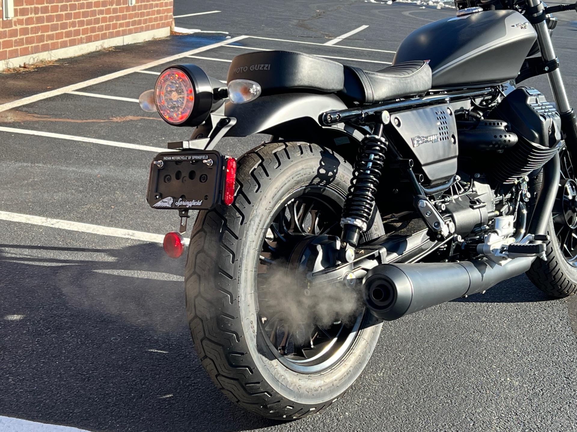2022 Moto Guzzi V9 Bobber in Westfield, Massachusetts - Photo 2