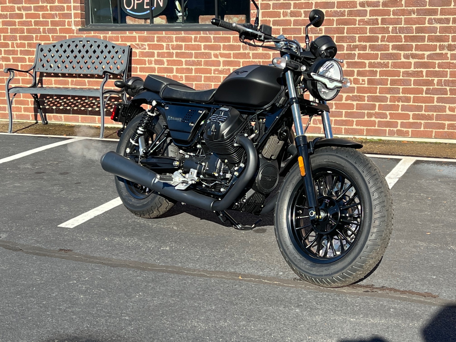 2022 Moto Guzzi V9 Bobber in Westfield, Massachusetts - Photo 7