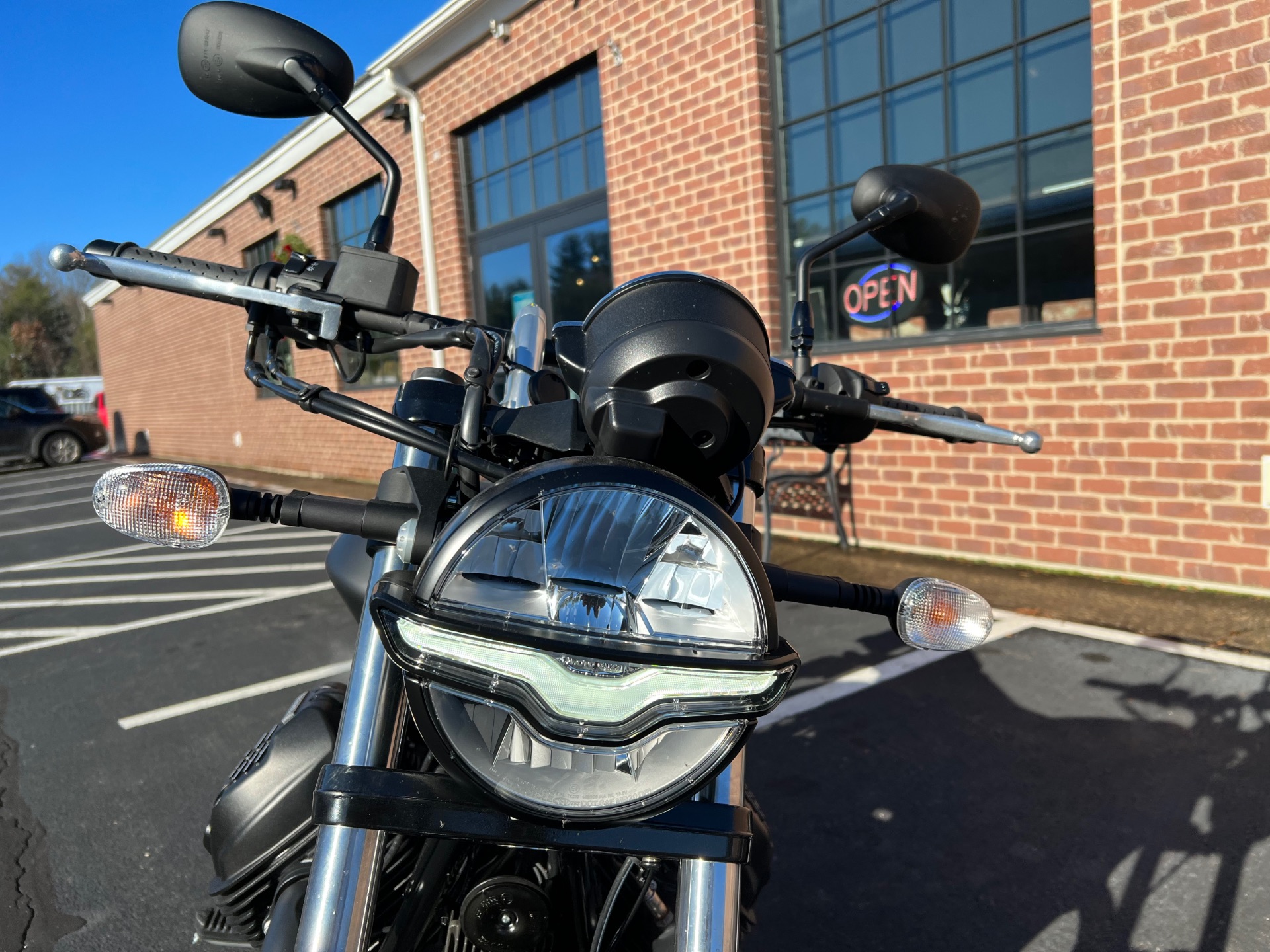 2022 Moto Guzzi V9 Bobber in Westfield, Massachusetts - Photo 8