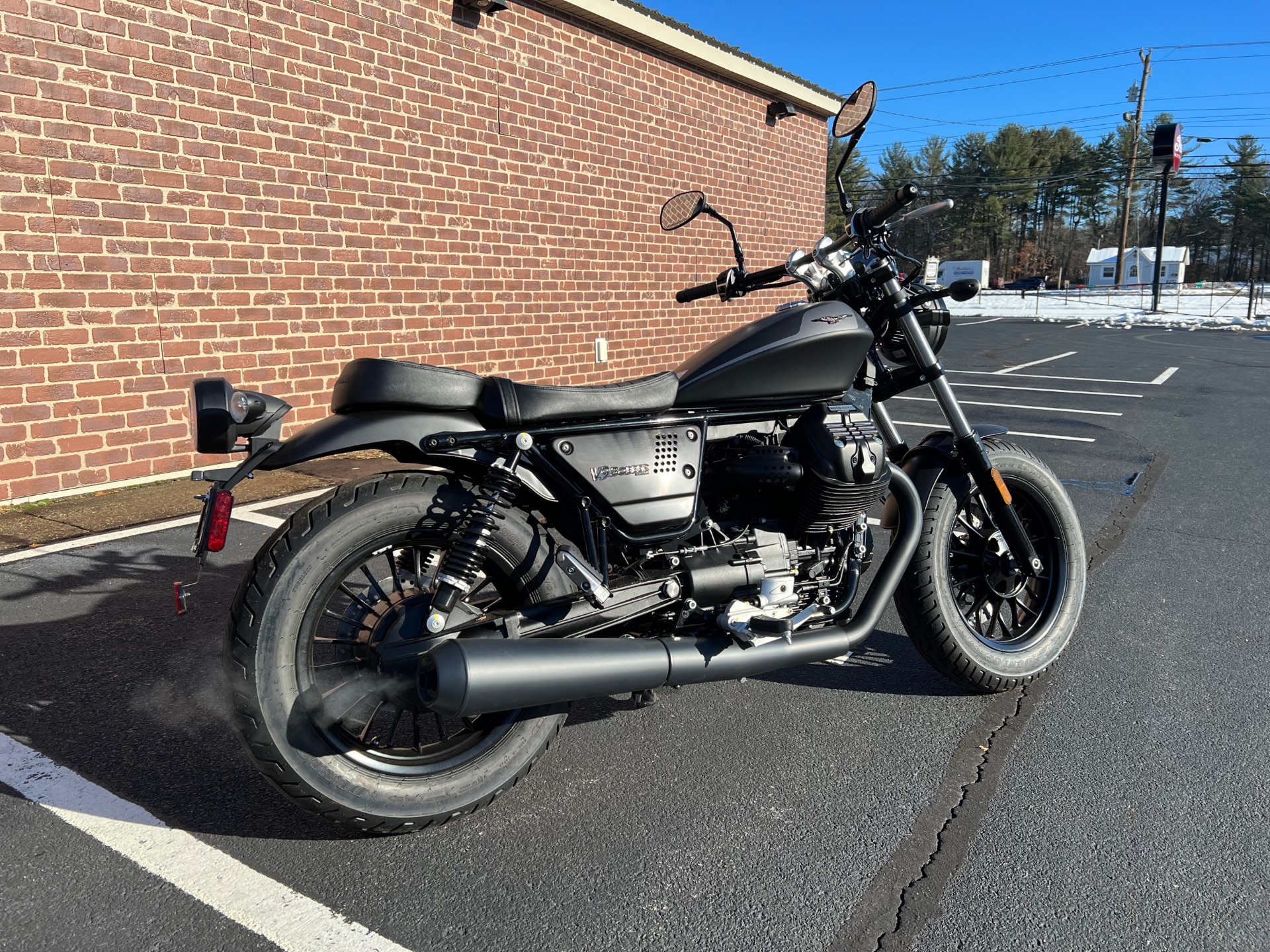 2022 Moto Guzzi V9 Bobber in Westfield, Massachusetts - Photo 11