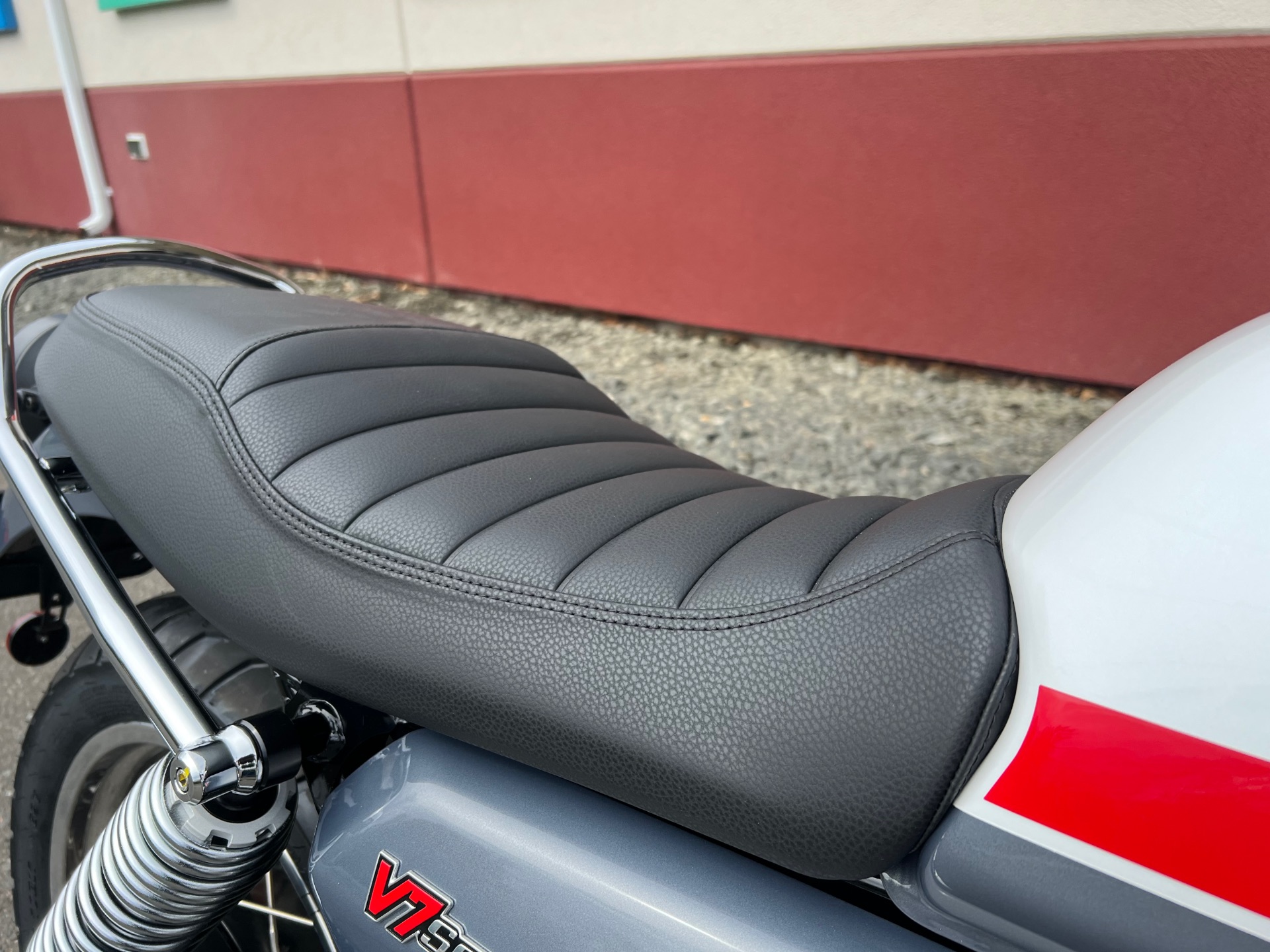 2023 Moto Guzzi V7 Special in Westfield, Massachusetts - Photo 7