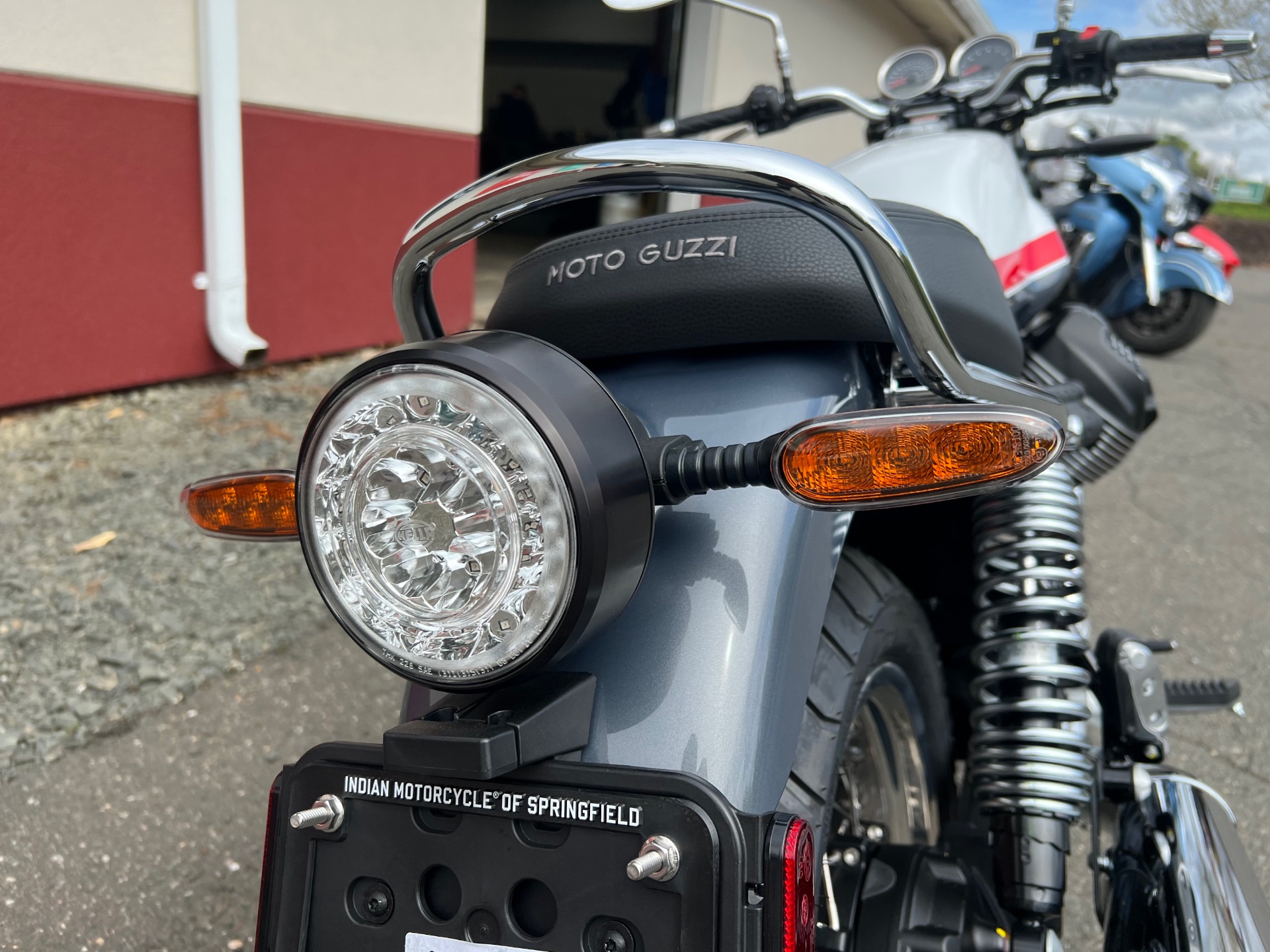 2023 Moto Guzzi V7 Special in Westfield, Massachusetts - Photo 10