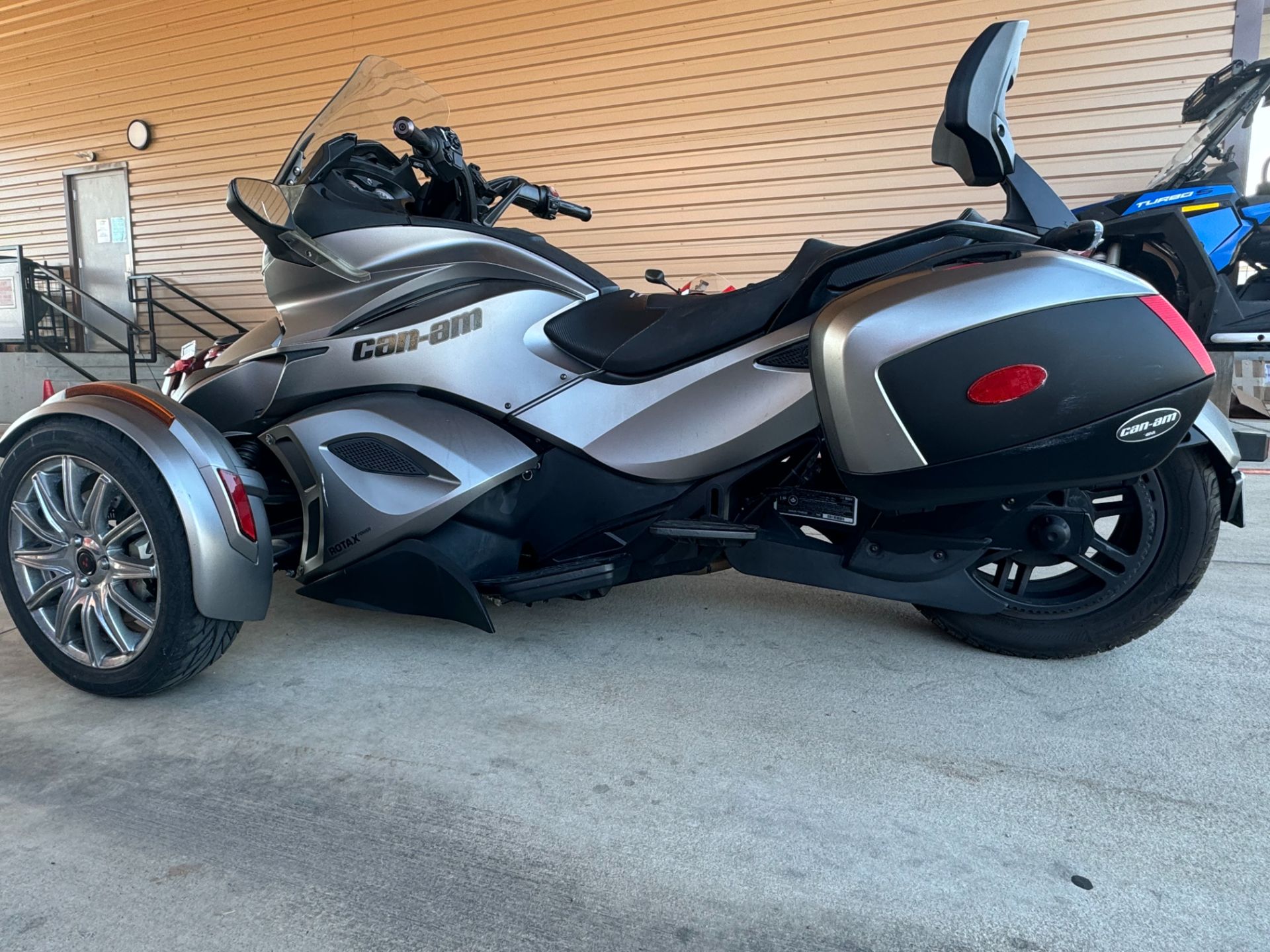 2014 Can-Am Spyder® ST Limited in Waco, Texas - Photo 3