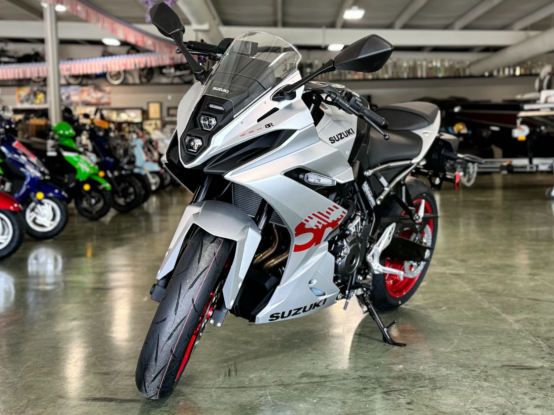 2024 Suzuki GSX-8R in Pine Bluff, Arkansas - Photo 4