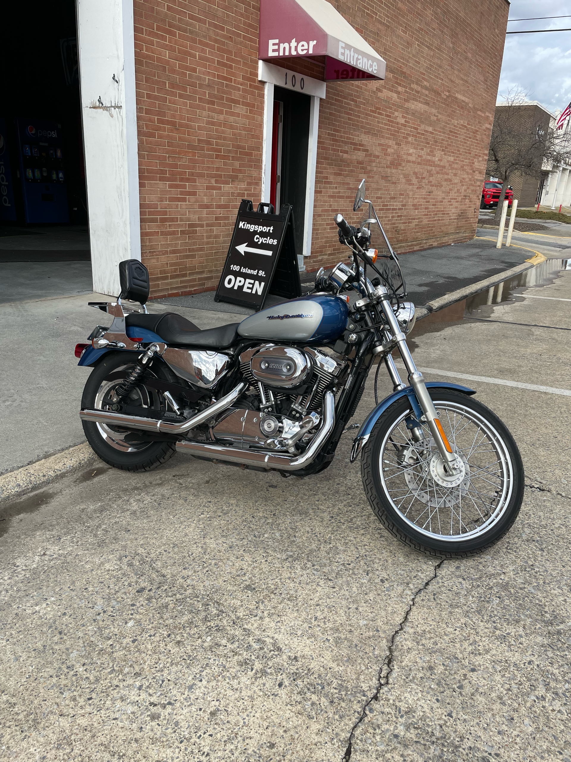 2005 Harley-Davidson Sportster® XL 1200 Custom in Kingsport, Tennessee - Photo 2