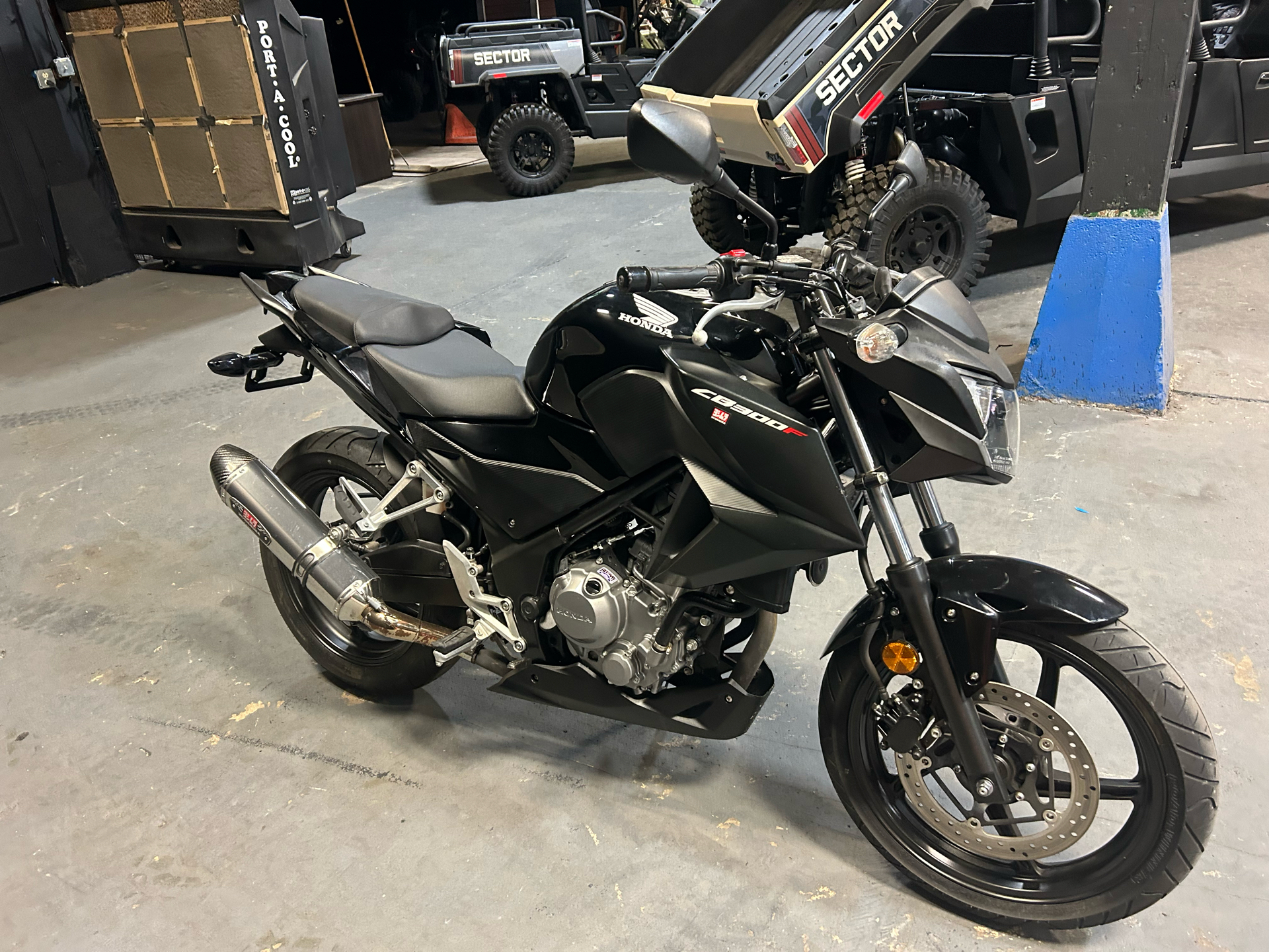 2016 Honda CB300F in Kingsport, Tennessee - Photo 2