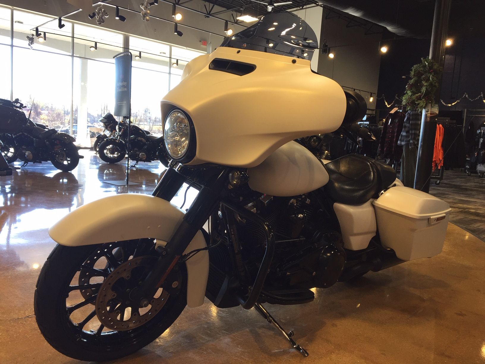 2018 Harley-Davidson Street Glide Special in West Long Branch, New Jersey - Photo 2