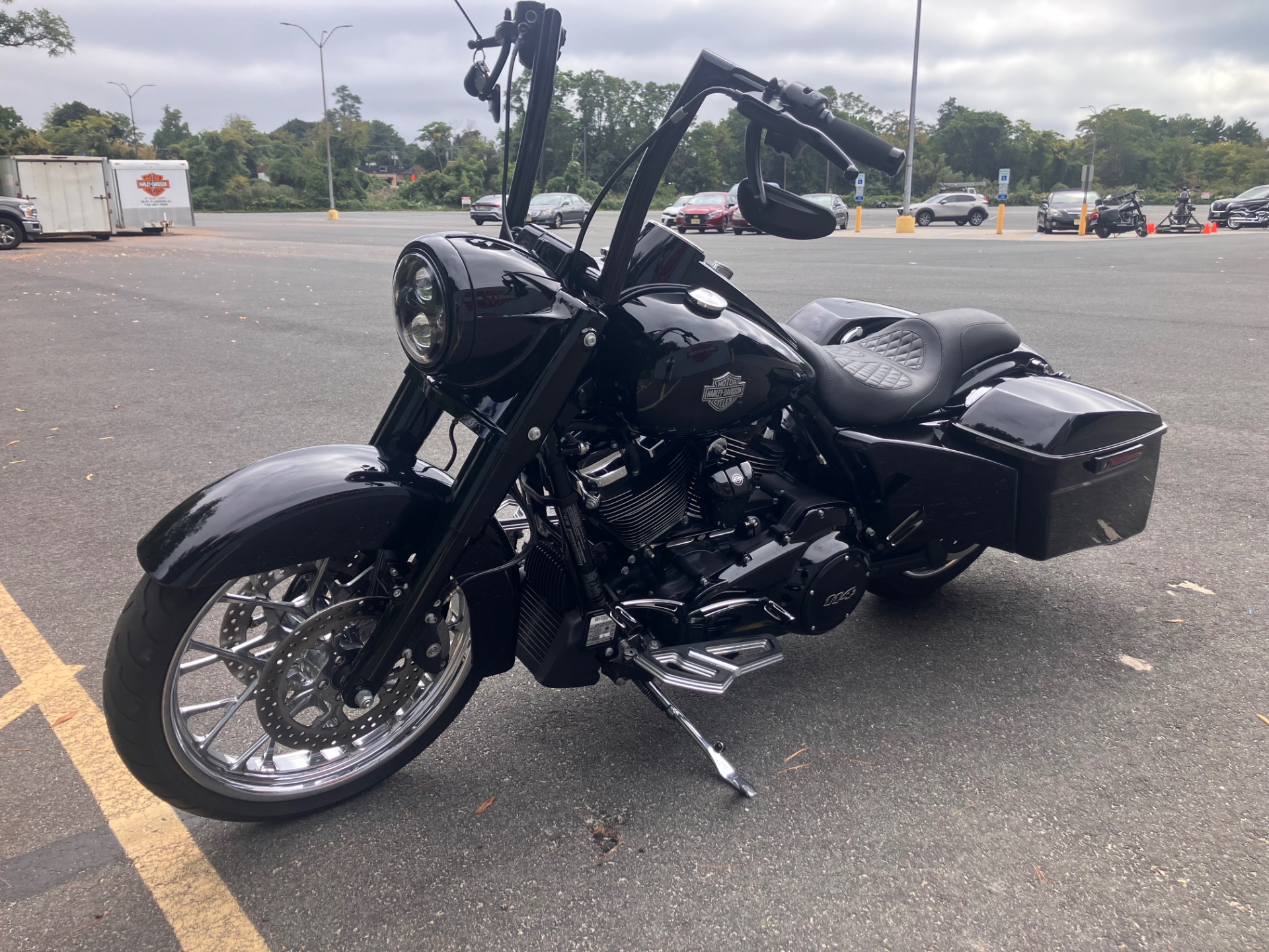 2021 Harley-Davidson ROADKING SPECIAL in West Long Branch, New Jersey - Photo 3