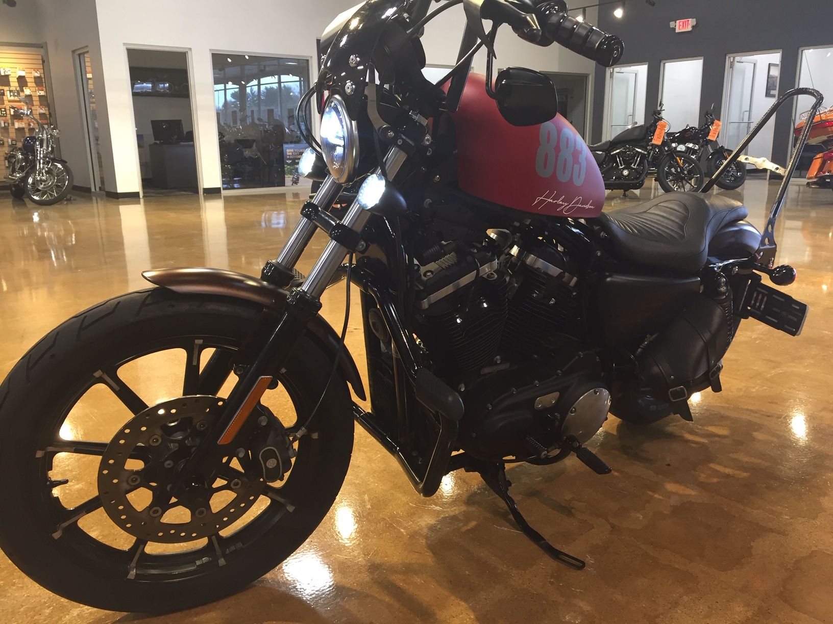 2019 Harley-Davidson IRON 883 in West Long Branch, New Jersey - Photo 6
