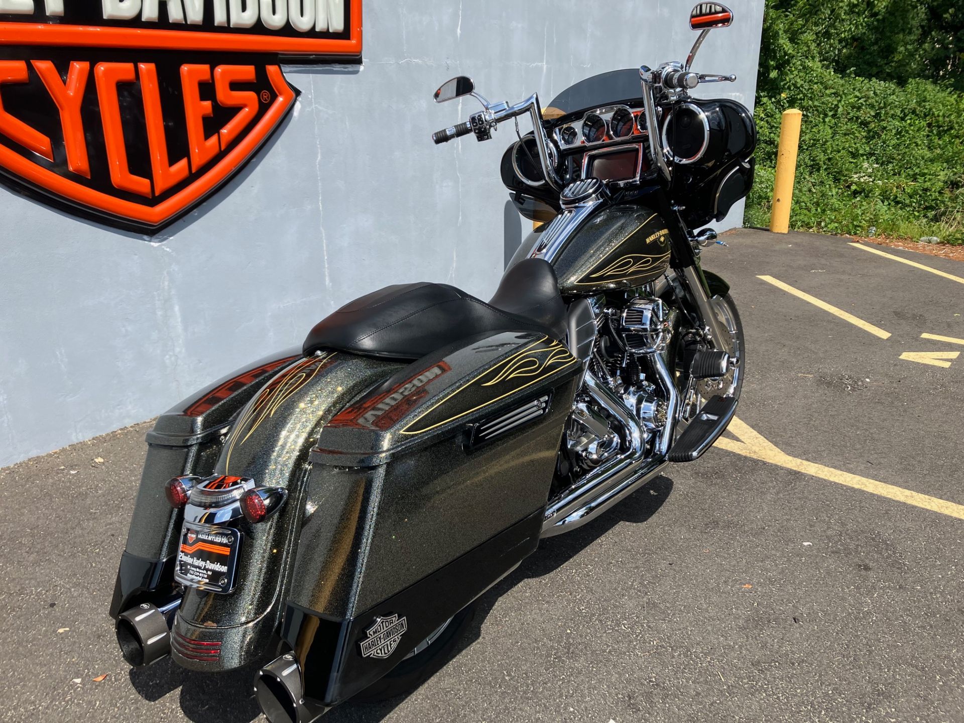 2016 Harley-Davidson STREET GLIDE SPECIAL in West Long Branch, New Jersey - Photo 2