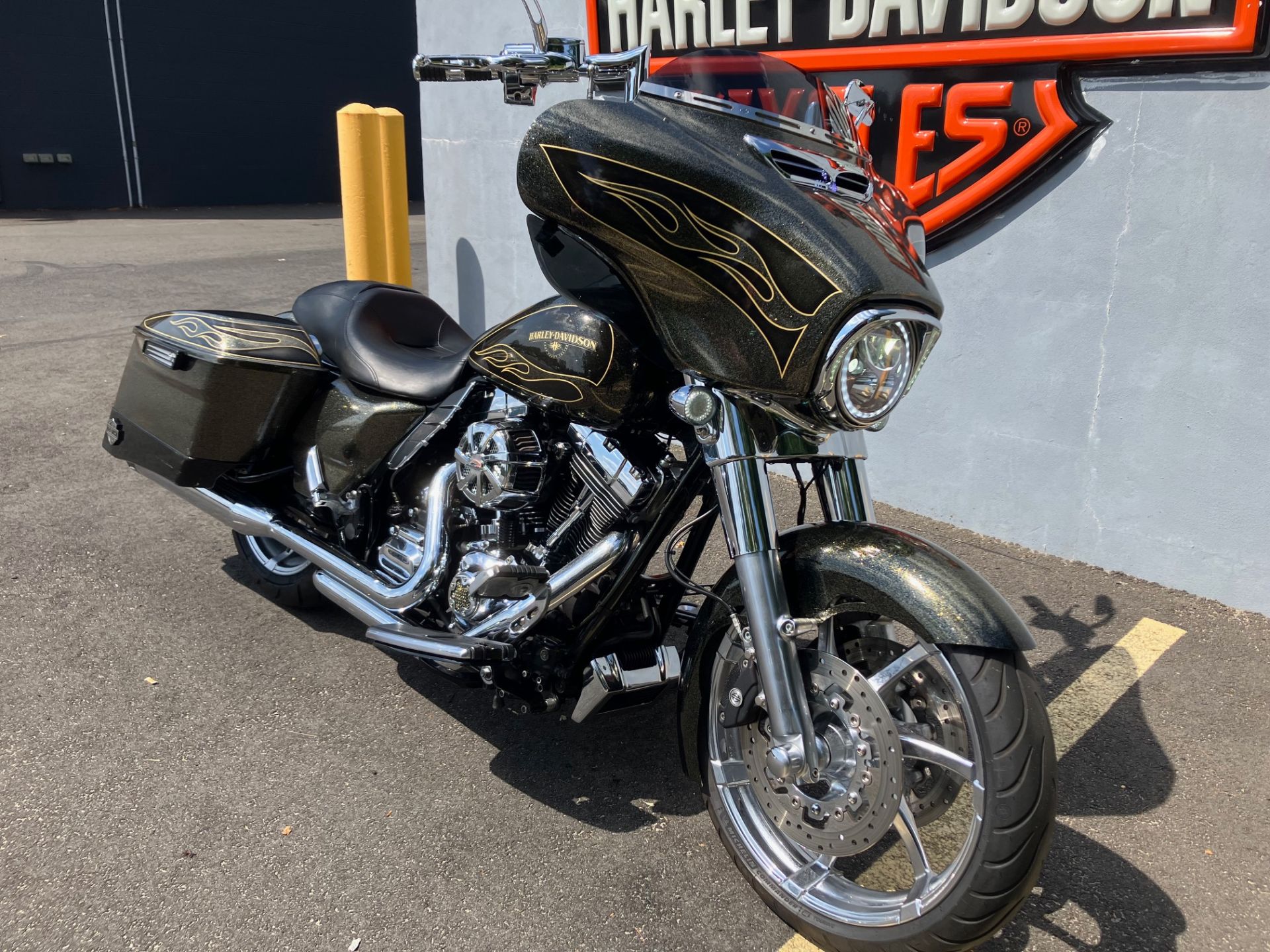 2016 Harley-Davidson STREET GLIDE SPECIAL in West Long Branch, New Jersey - Photo 3