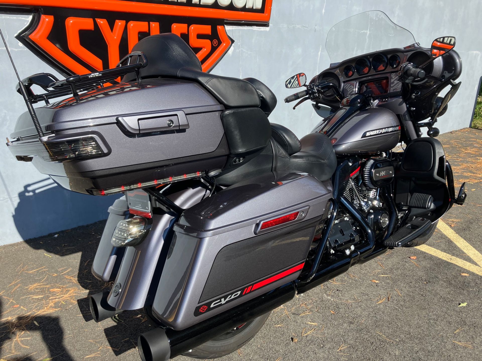 2020 Harley-Davidson CVO ULTRA LIMITED in West Long Branch, New Jersey - Photo 3