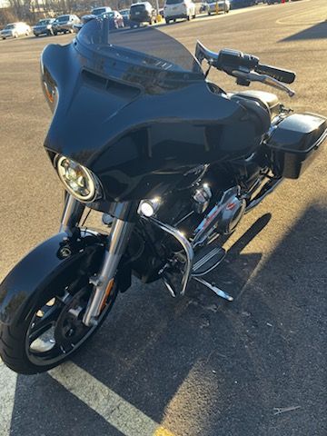 2017 Harley-Davidson STREET GLIDE SPECIAL in West Long Branch, New Jersey - Photo 4