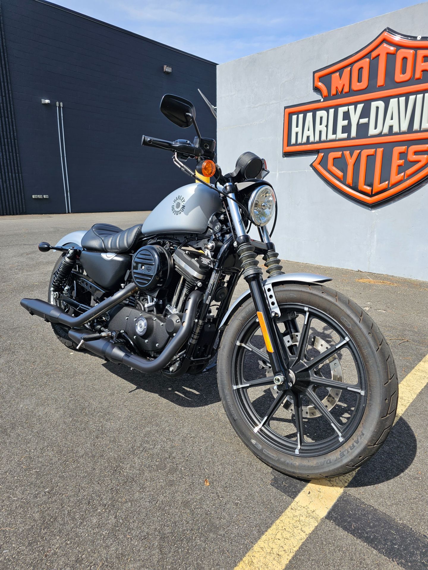 2020 Harley-Davidson IRON 883 in West Long Branch, New Jersey - Photo 2