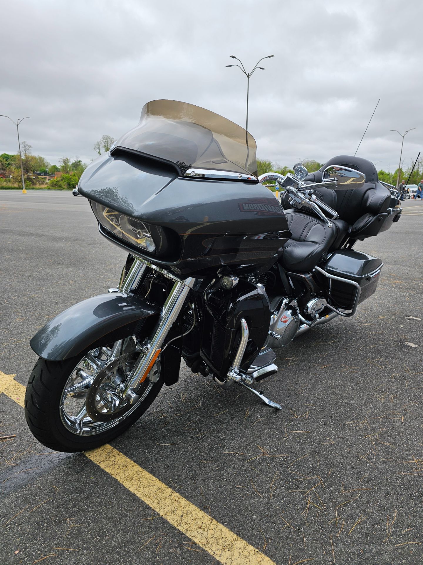 2016 Harley-Davidson CVO ROAD GLIDE ULTRA in West Long Branch, New Jersey - Photo 4